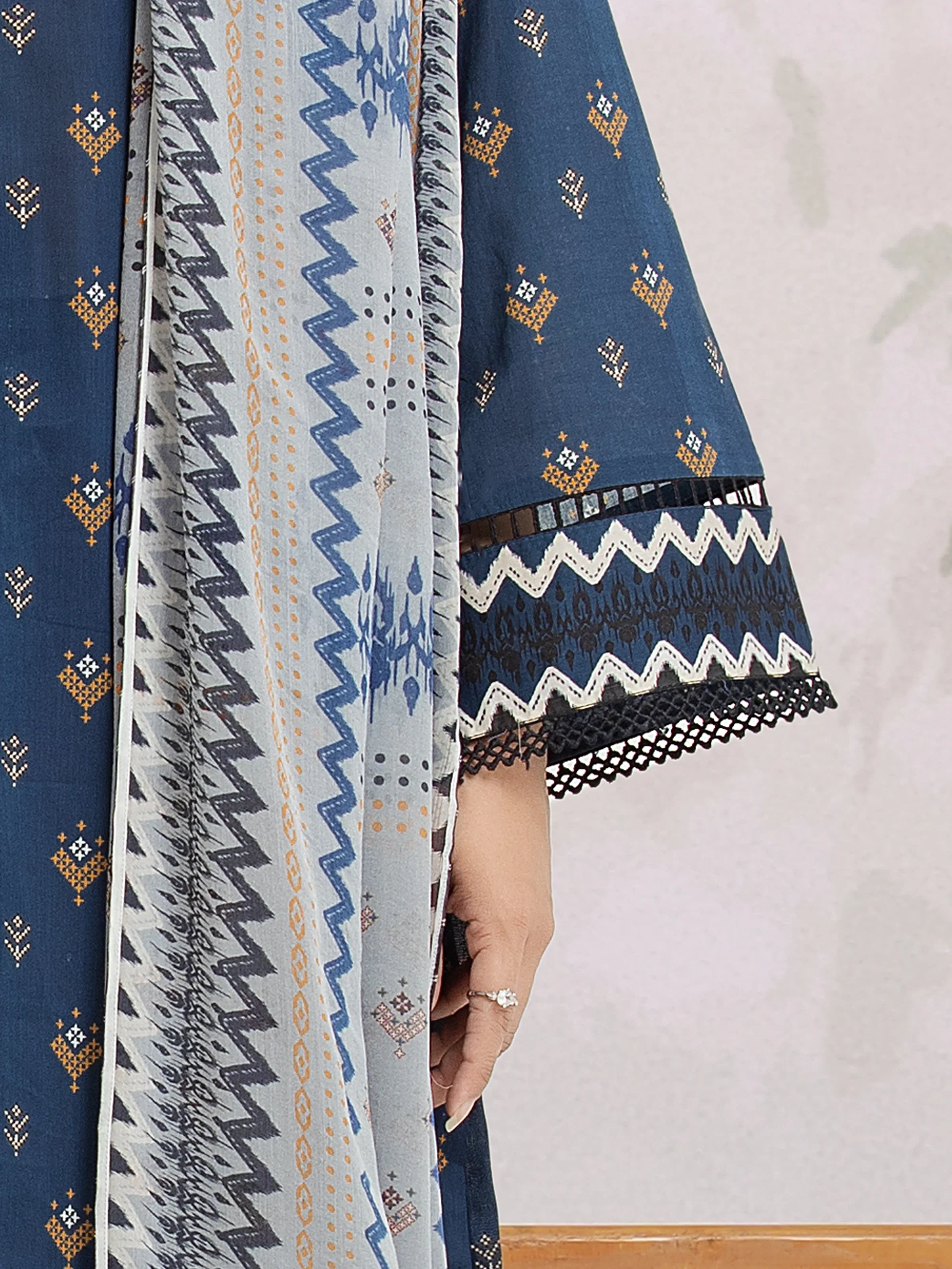 Printed Khaddar Suit - EWU24M2-196-3P - Image 4