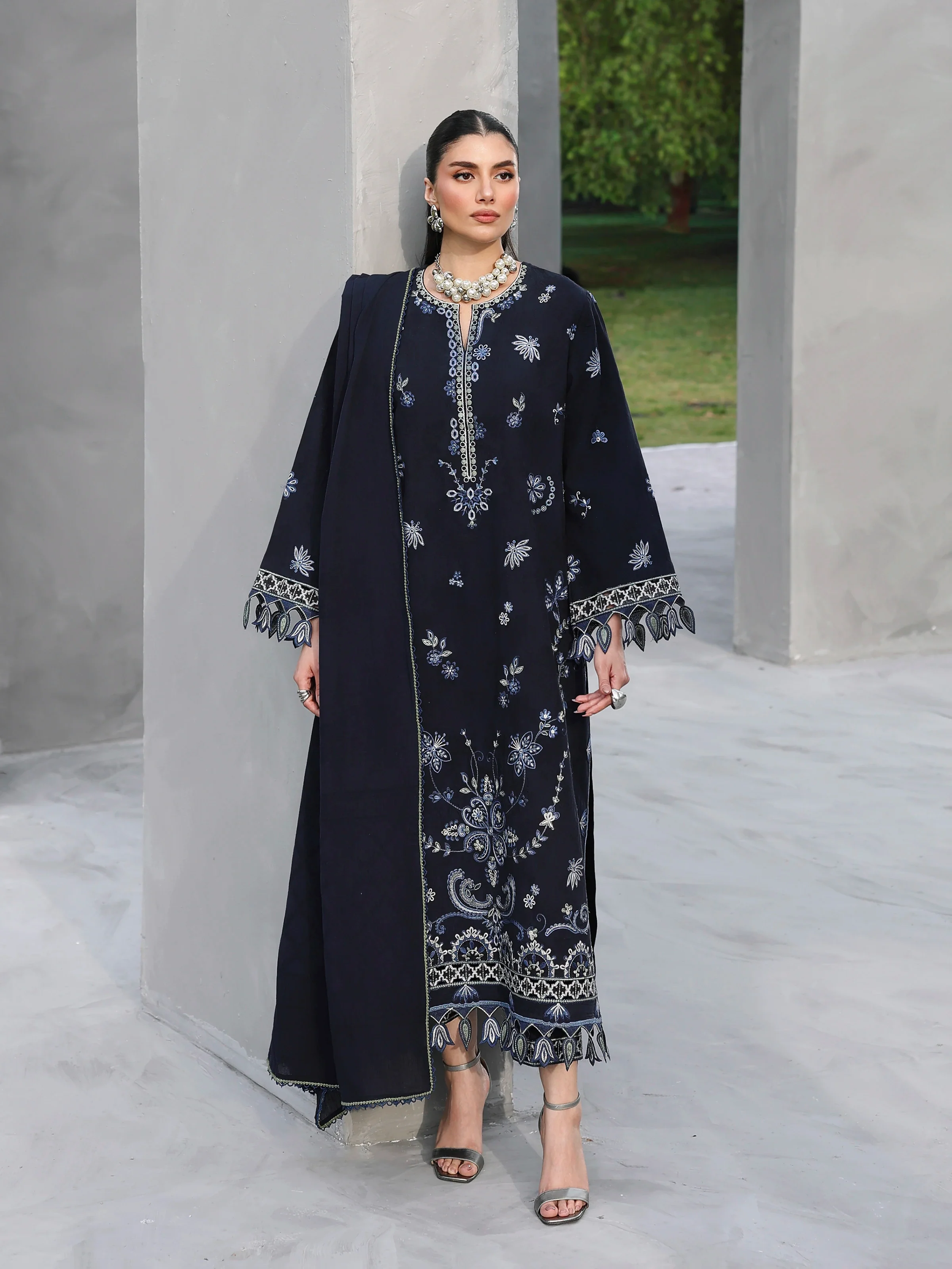 Embroidered Jacquard Suit - EWU6V3-33468-3P - Image 4