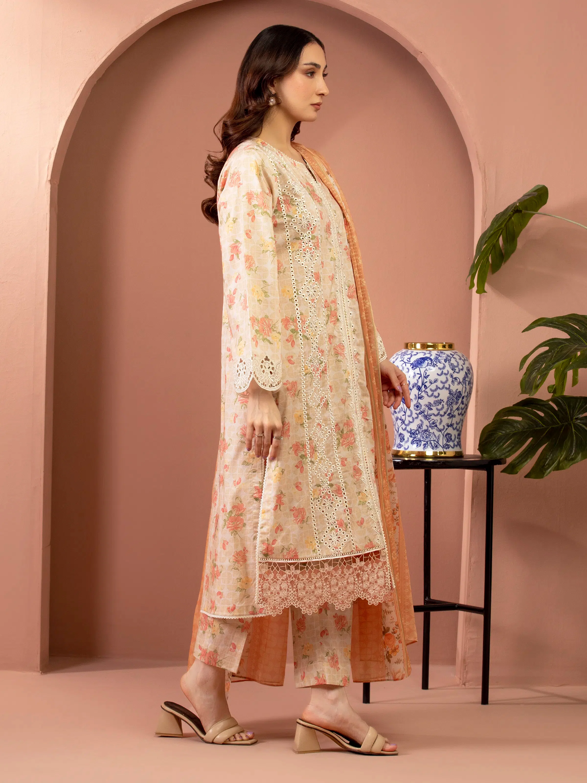 Embroidered Lawn Suit - EWU5V1-31447-3P - Image 4