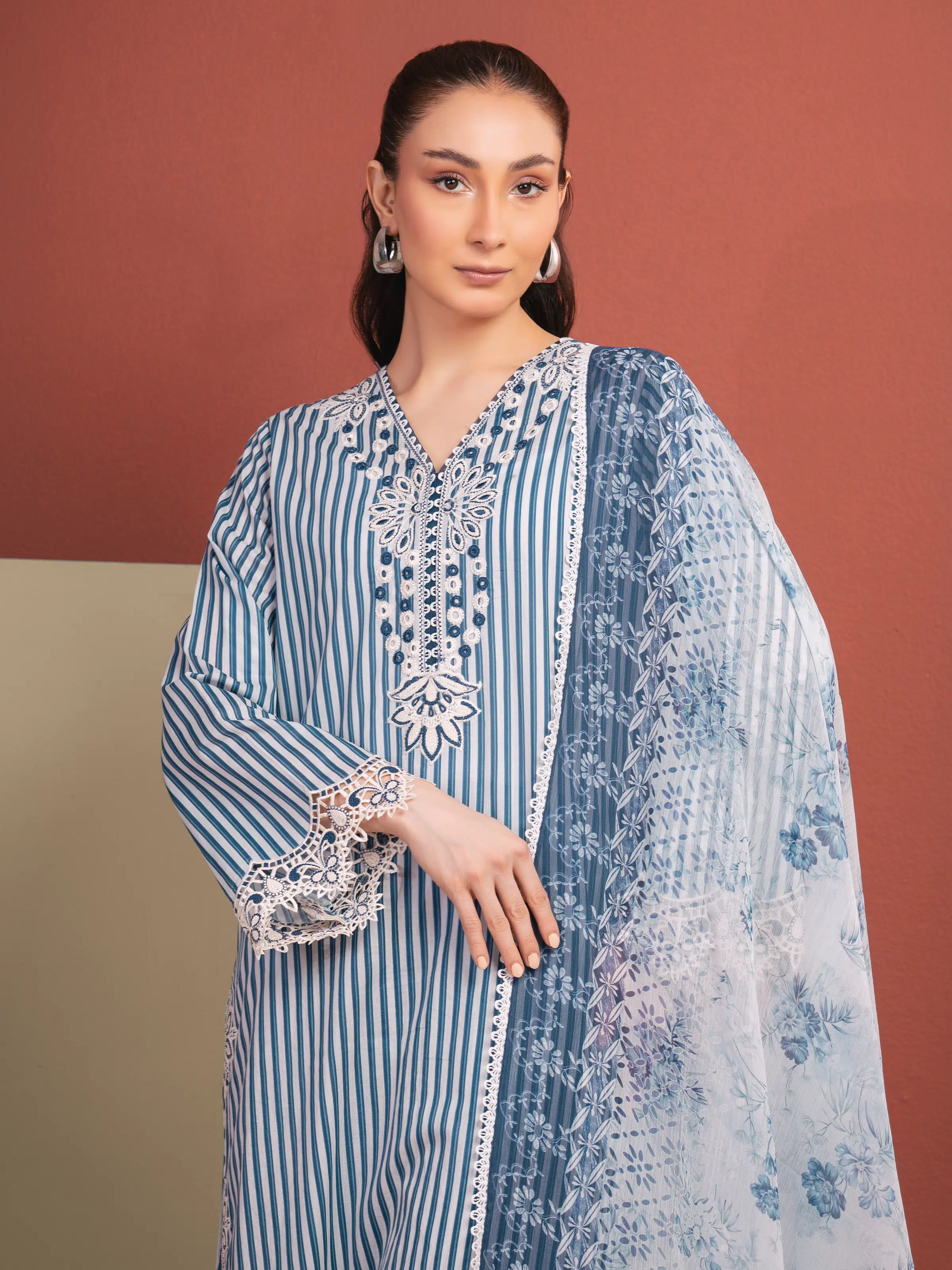 Embroidered Lawn Shirt Trouser - EWU5V1-31497ST - Image 2