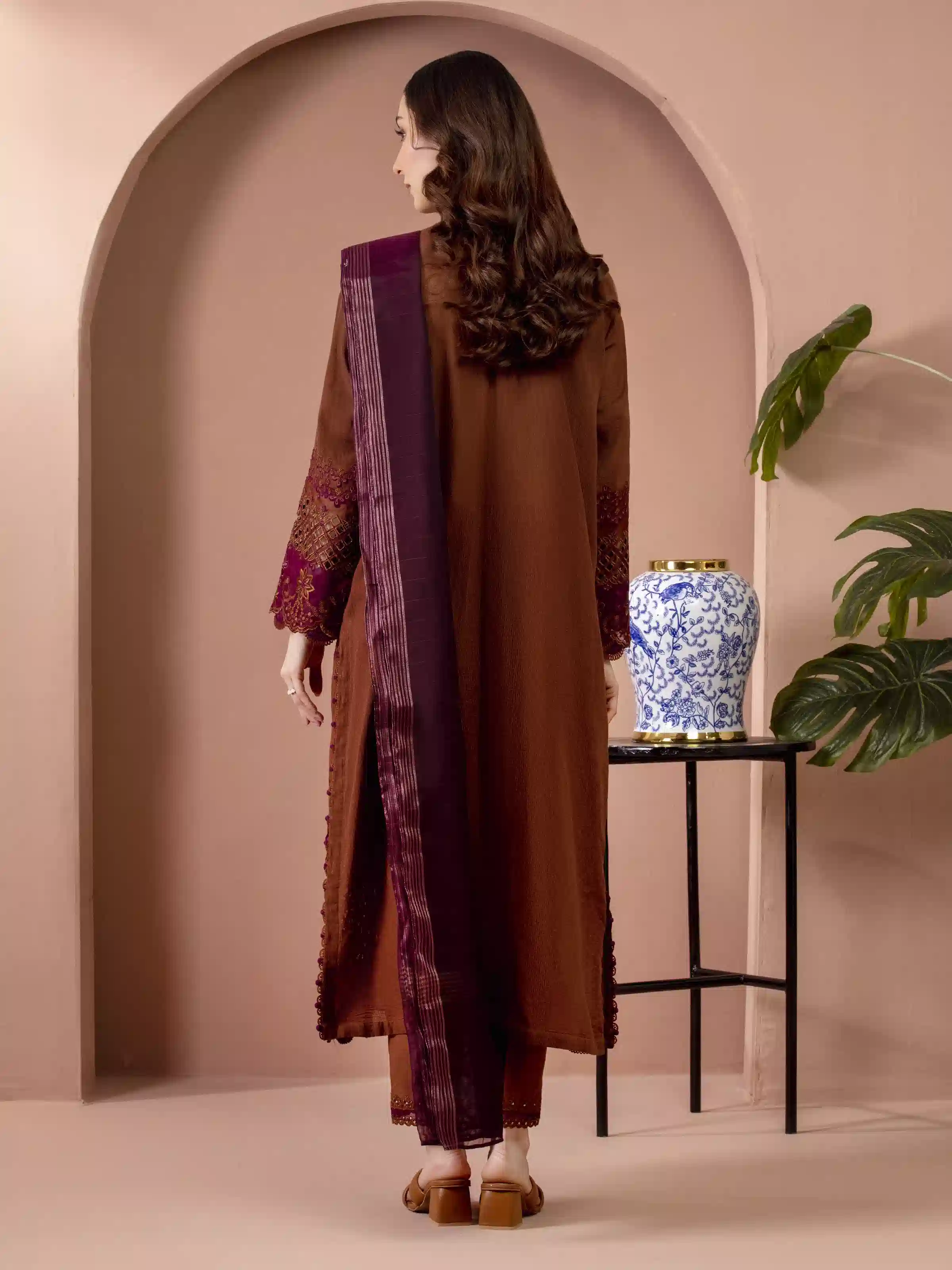 Embroidered Lawn Suit - EWU5V1-31233-3P - Image 6