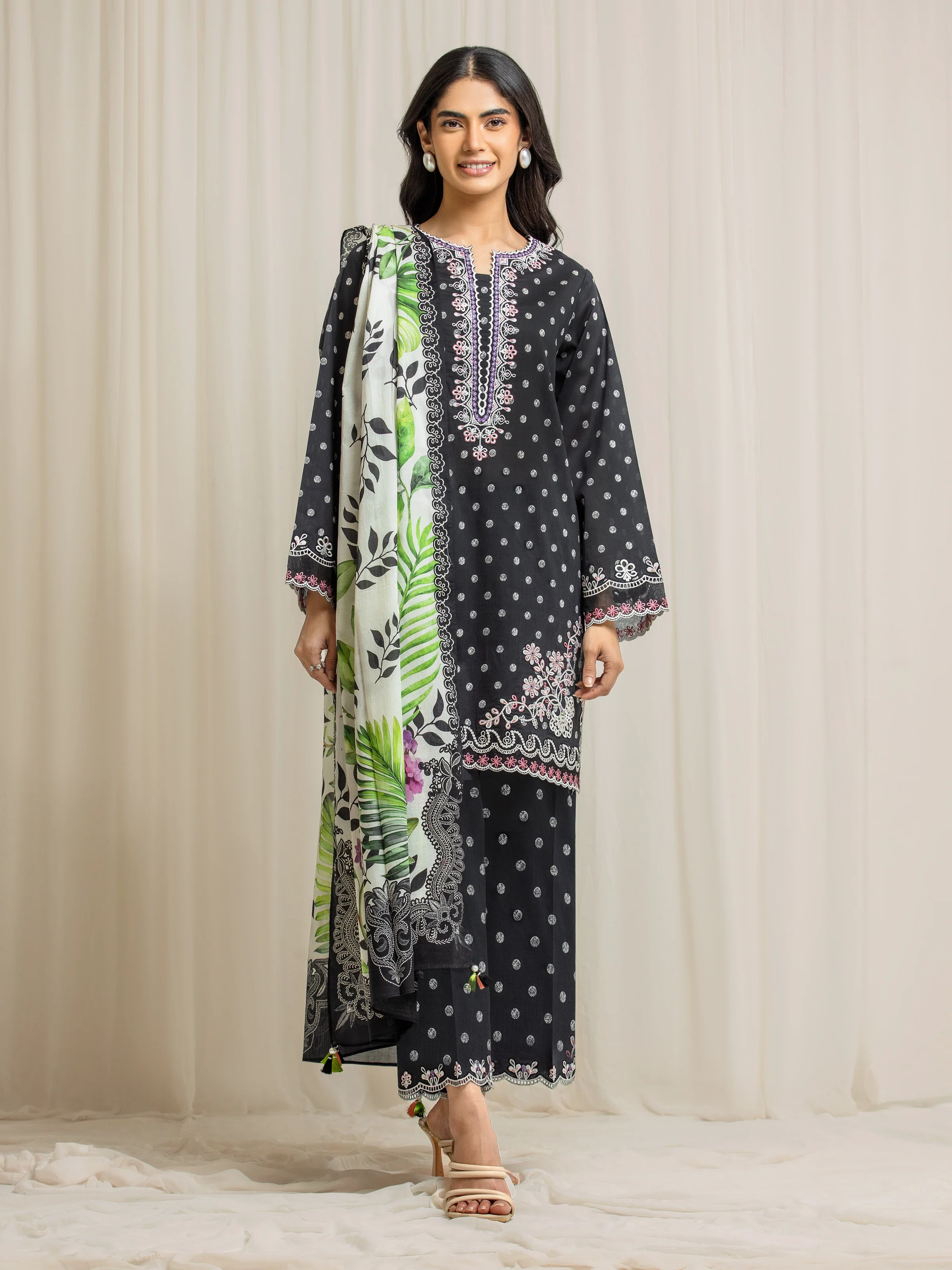 Unstitched Embroidered Lawn Suit - EWU6V1-33002-3P