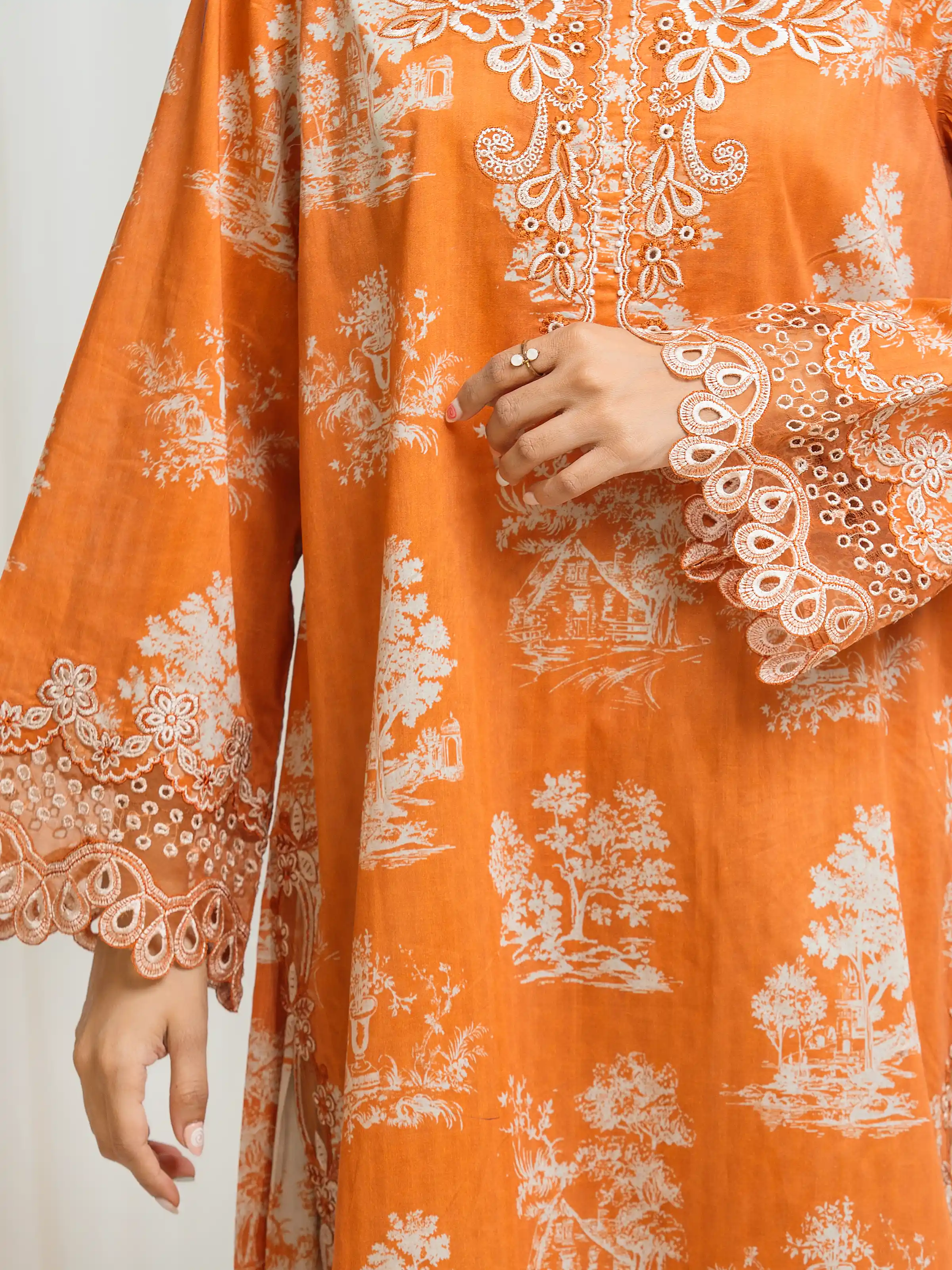 Embroidered Lawn Suit - EWU6V1-33015-3P - Image 3