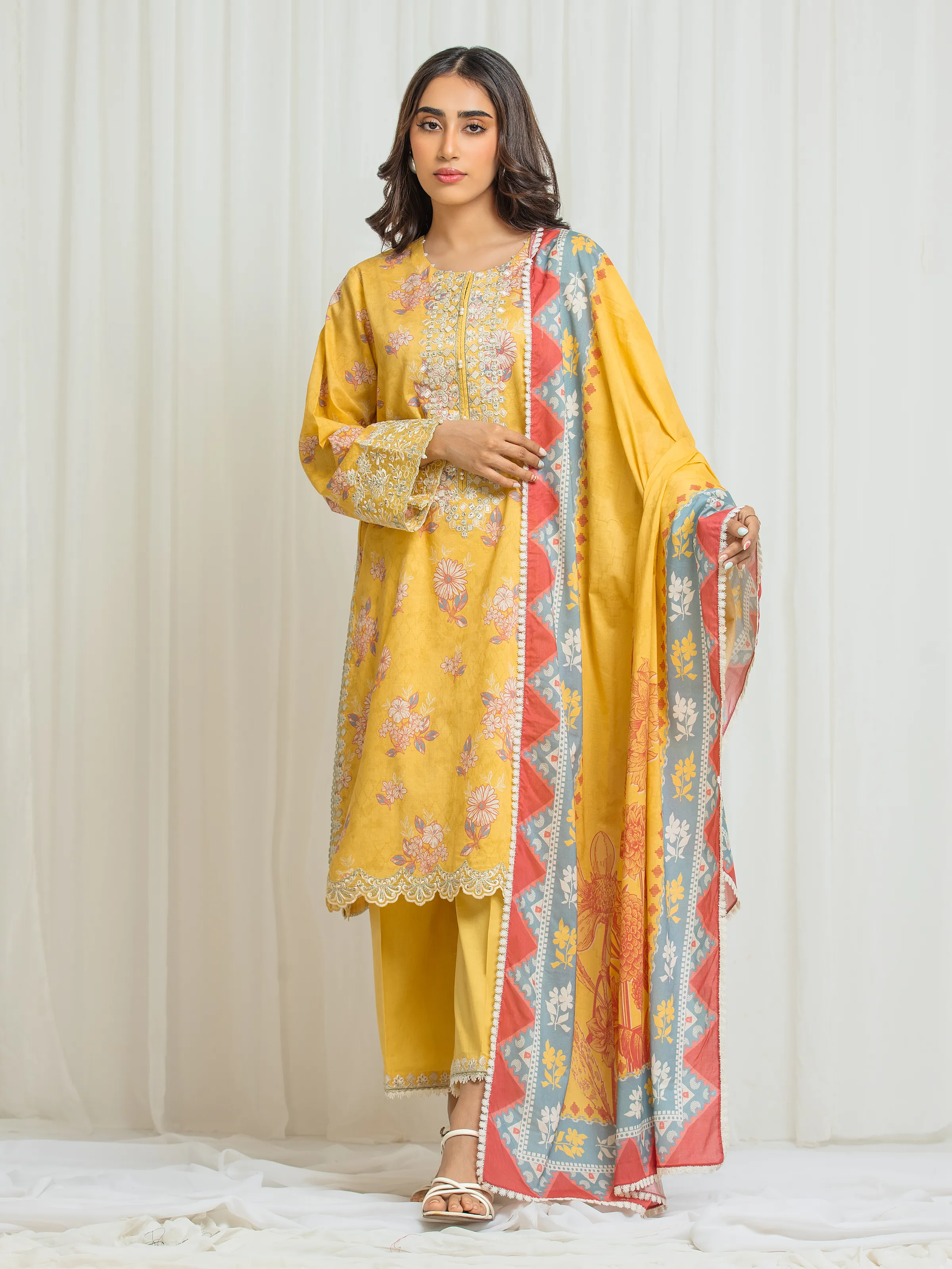 Unstitched Embroidered Lawn Suit - EWU6V1-33019-3P