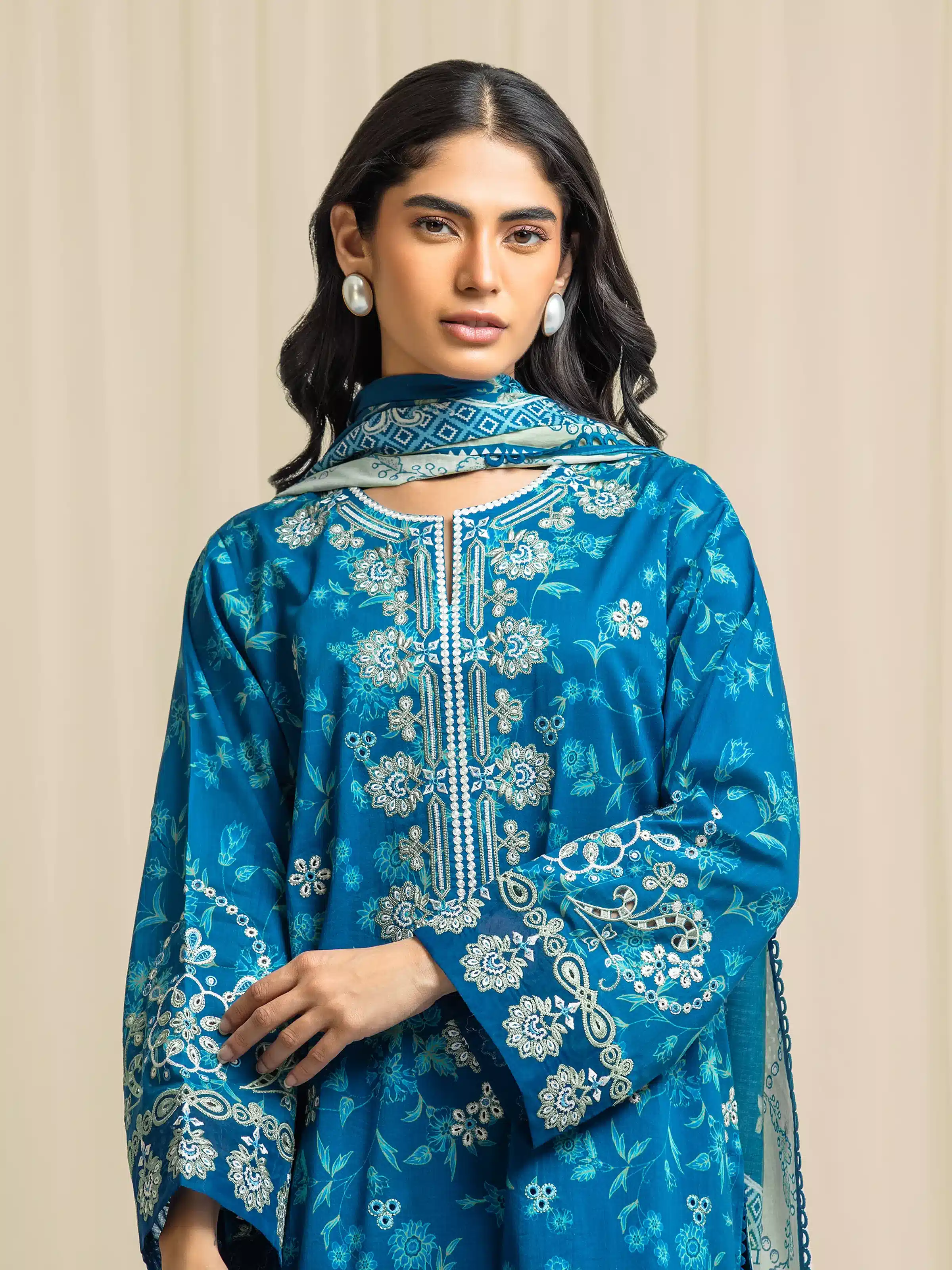 Embroidered Lawn Suit - EWU6V1-33020-3P - Image 2