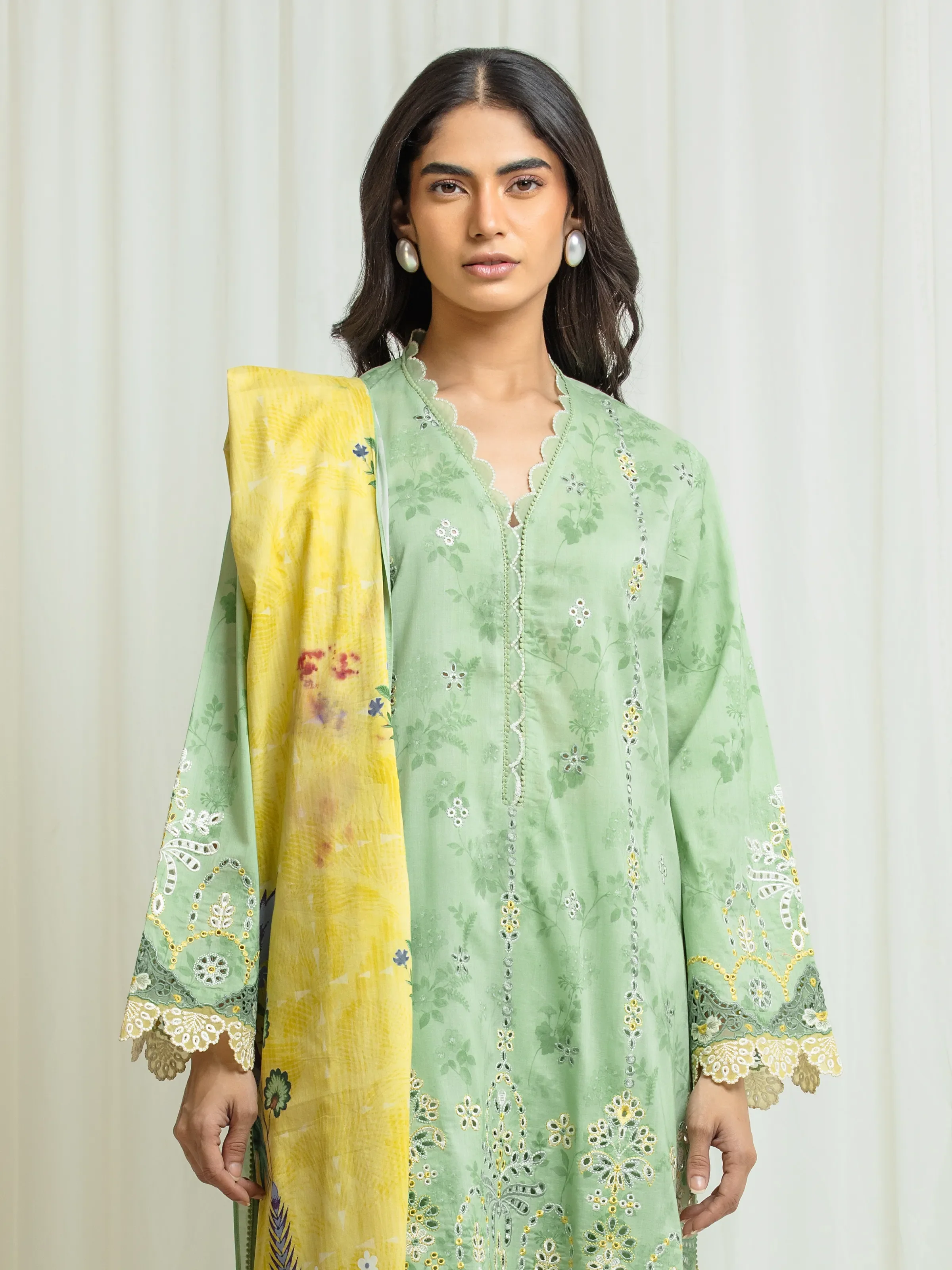 Embroidered Lawn Suit - EWU6V1-33021-3P - Image 2