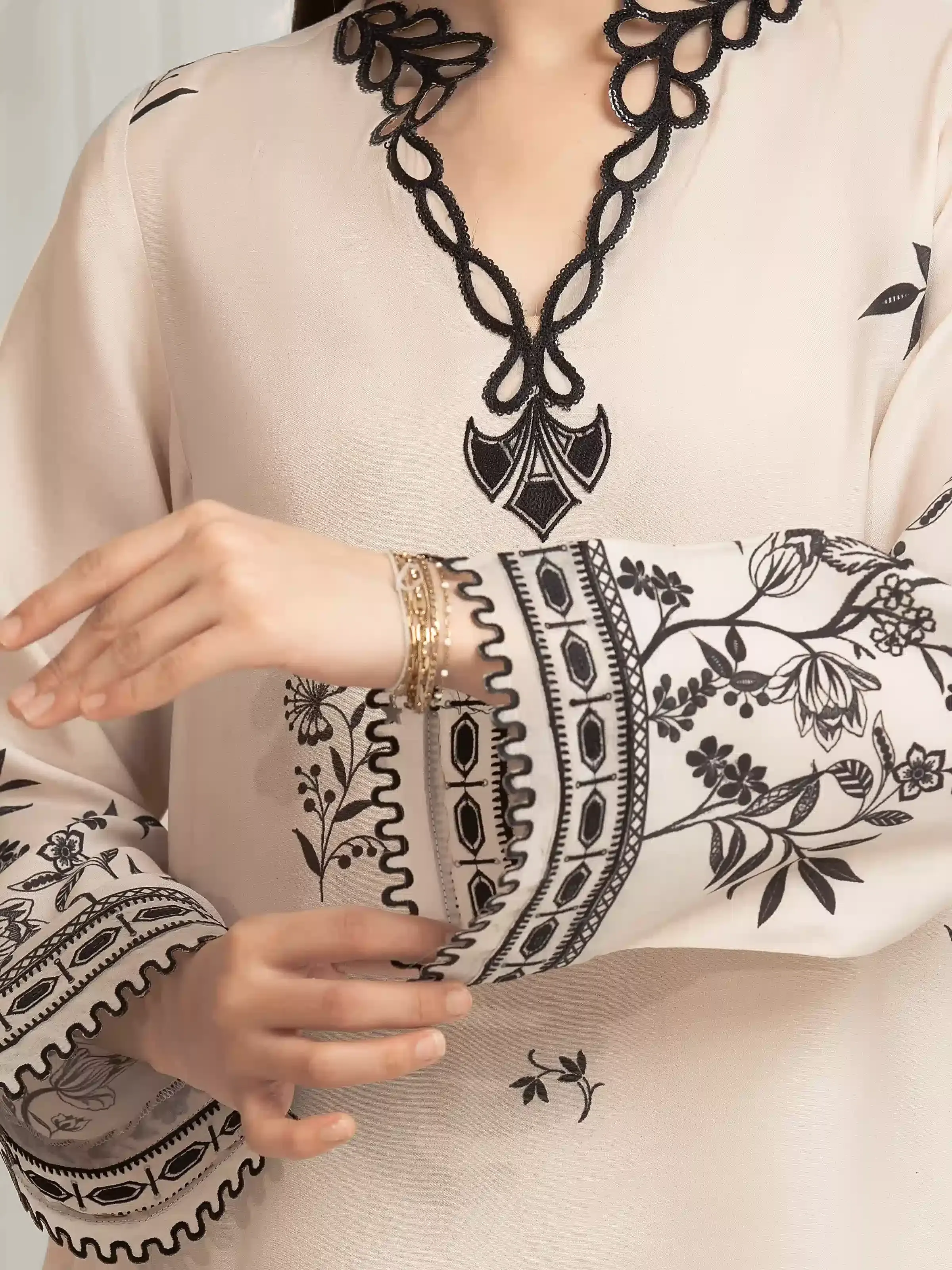 Embroidered Raw Silk Suit - EWU6V16-33533-3P - Image 3