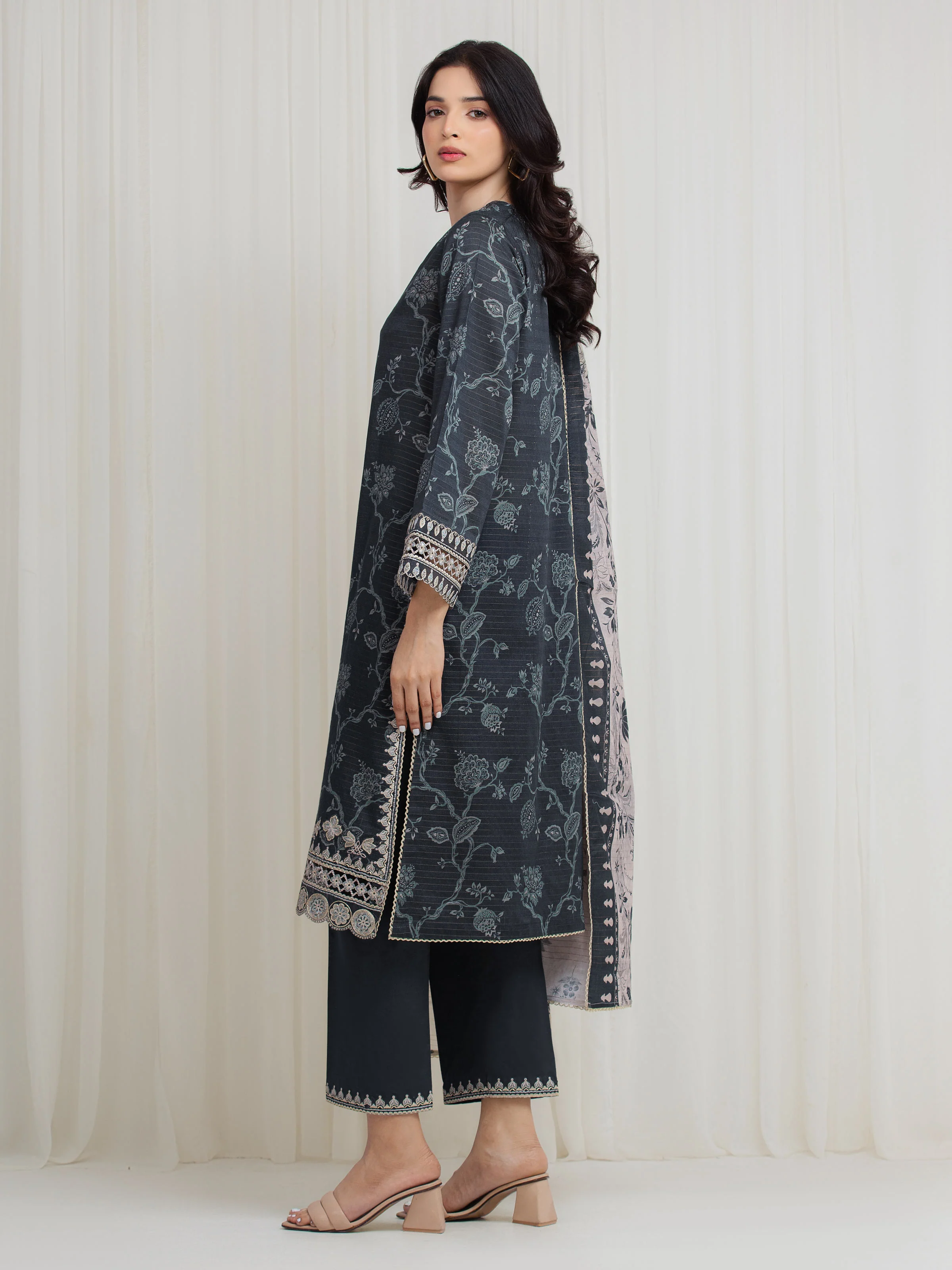 Embroidered Zari Lawn Suit - EWU6V23-33402-3P - Image 5