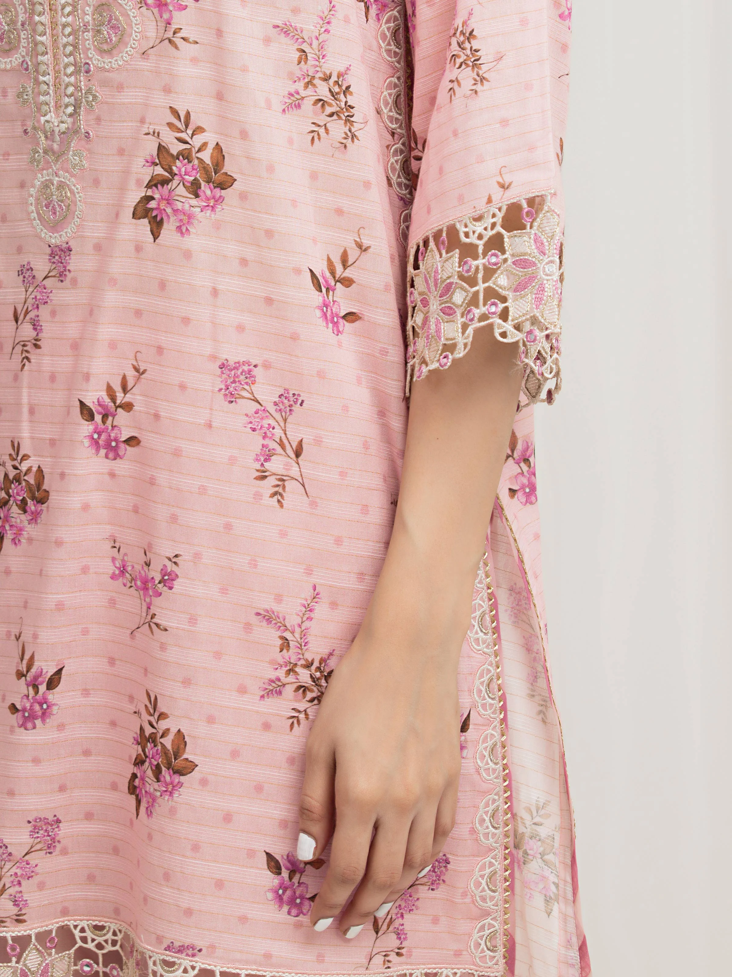 Embroidered Zari Lawn Suit - EWU6V23-33414-3P - Image 3