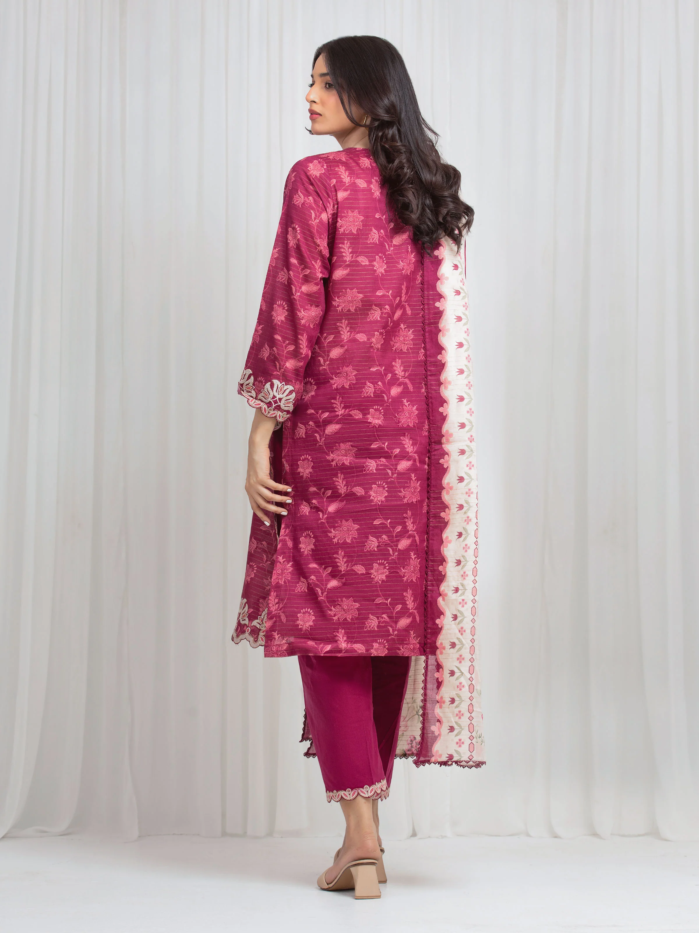 Embroidered Zari Lawn Suit - EWU6V23-33417-3P - Image 6