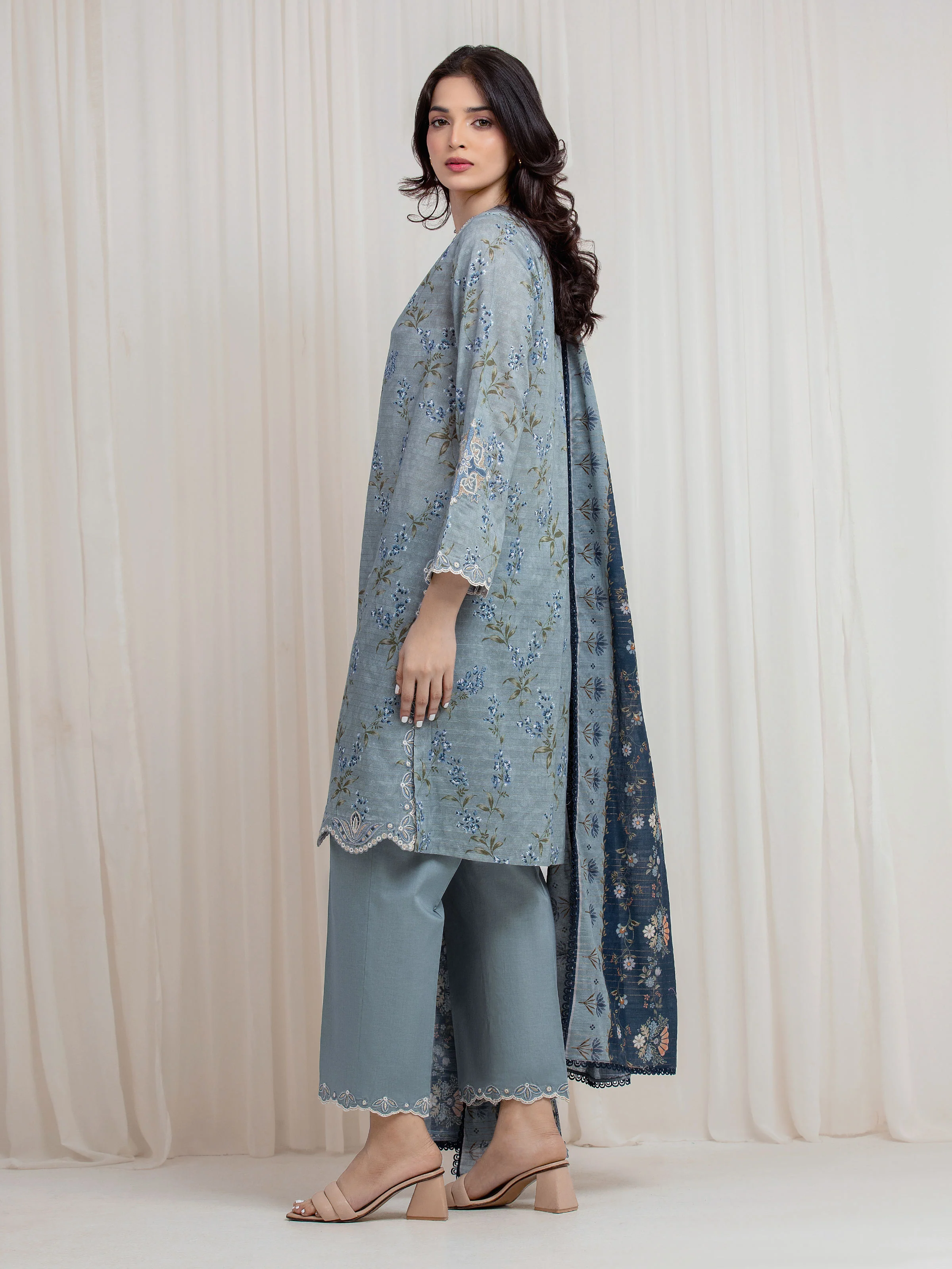 Embroidered Zari Lawn Suit - EWU6V23-33420-3P - Image 5