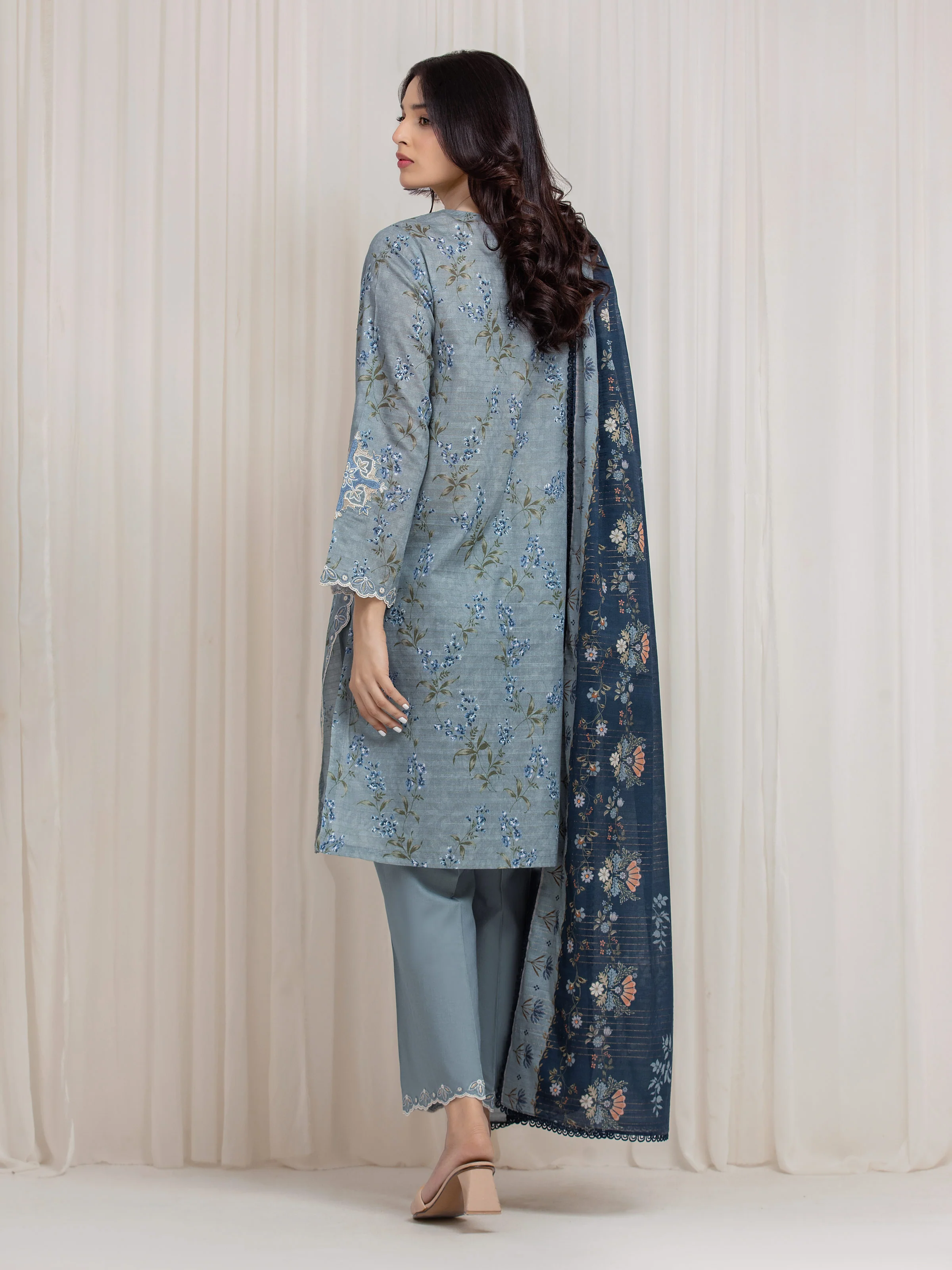 Embroidered Zari Lawn Suit - EWU6V23-33420-3P - Image 6