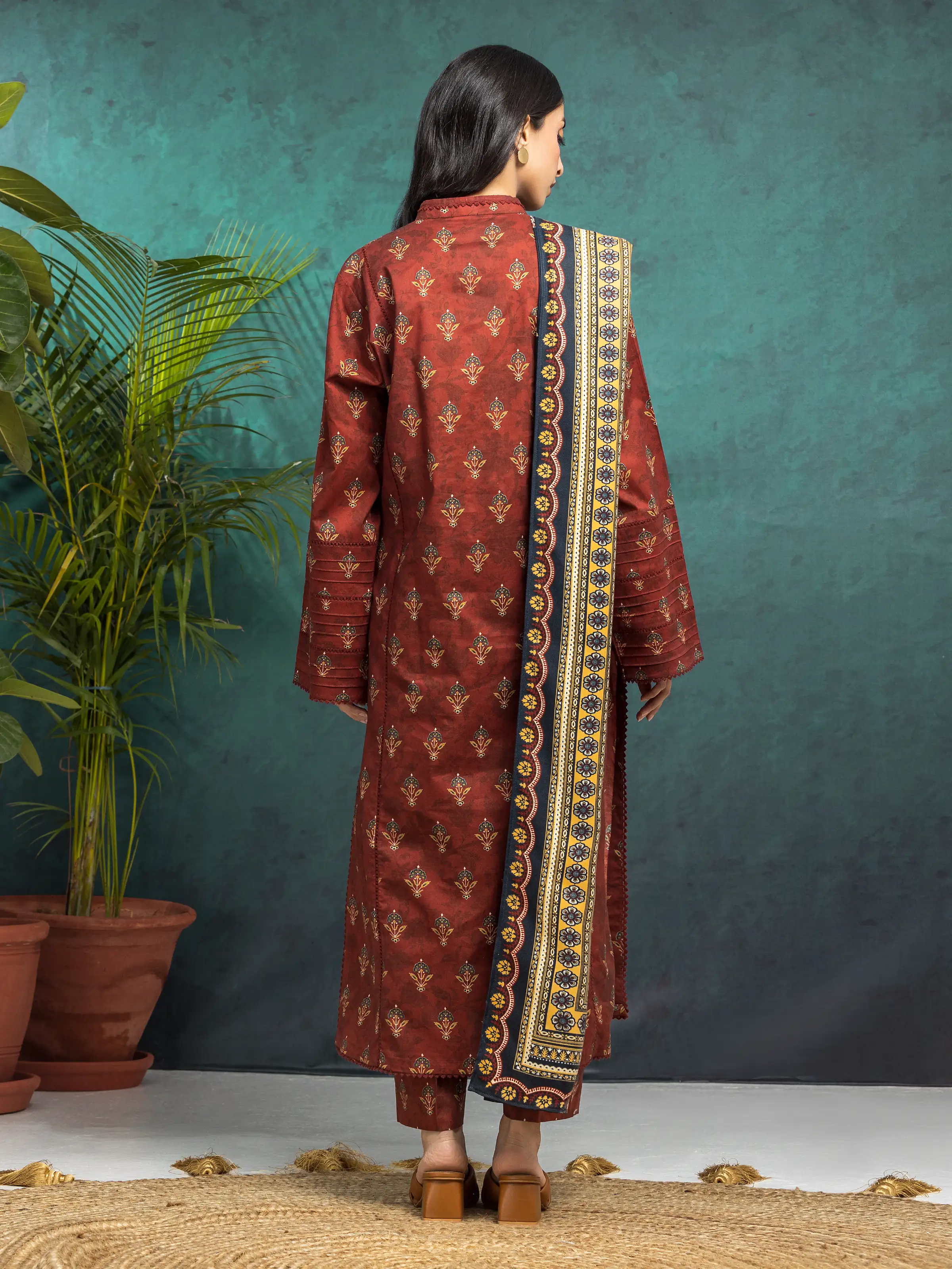 Printed Khaddar Suit - EWU24M3-087-3P - Image 2