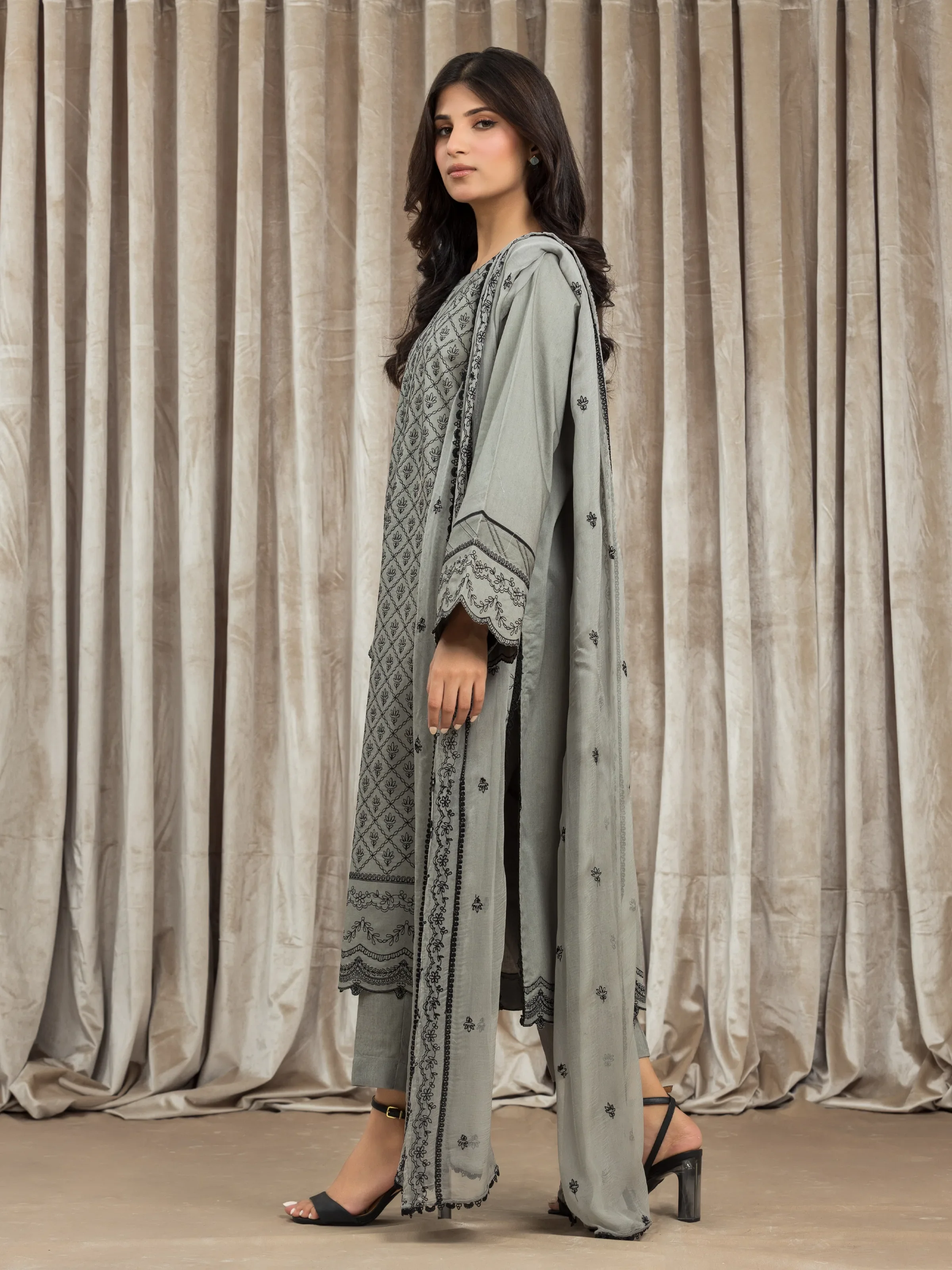 Embroidered Cambric Suit - EWU24V2-30146-3P - Image 5