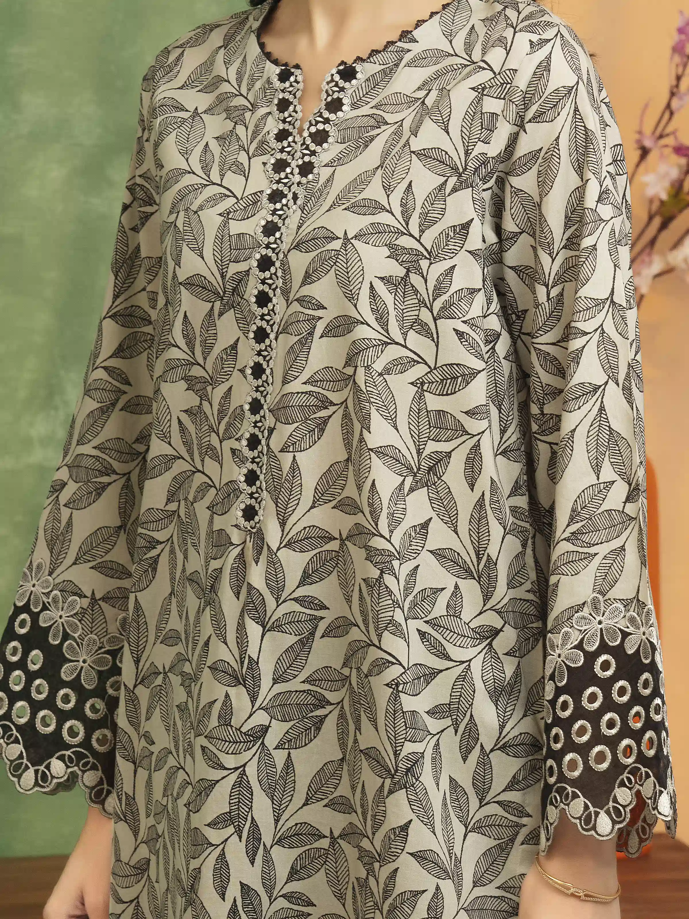 Embroidered Lawn Shirt Trouser - EWU5V1-31464ST - Image 3