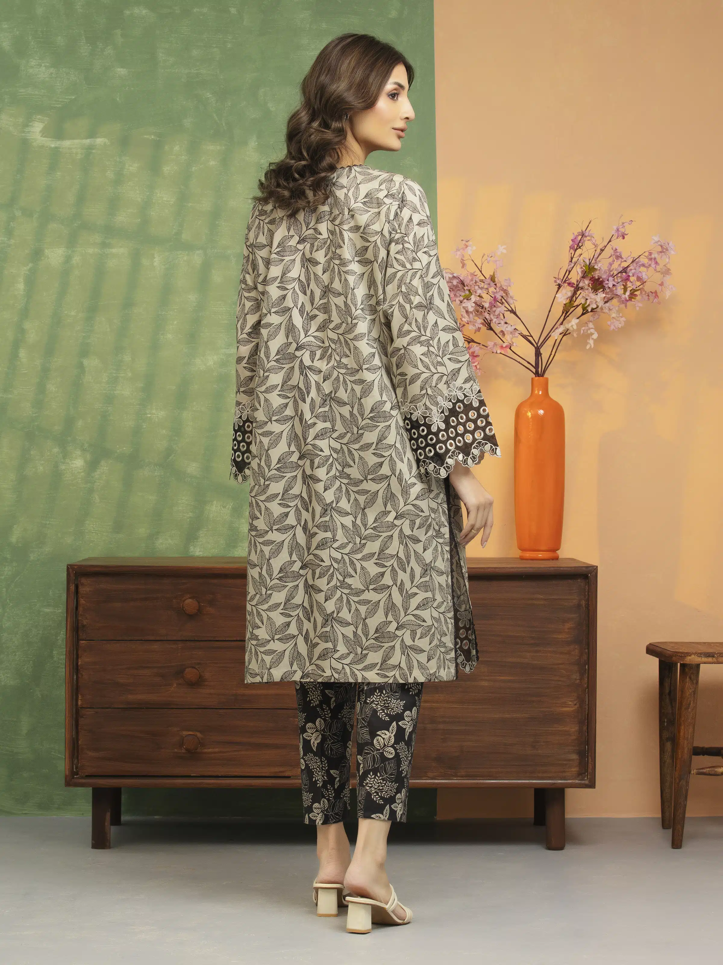 Embroidered Lawn Shirt Trouser - EWU5V1-31464ST - Image 5