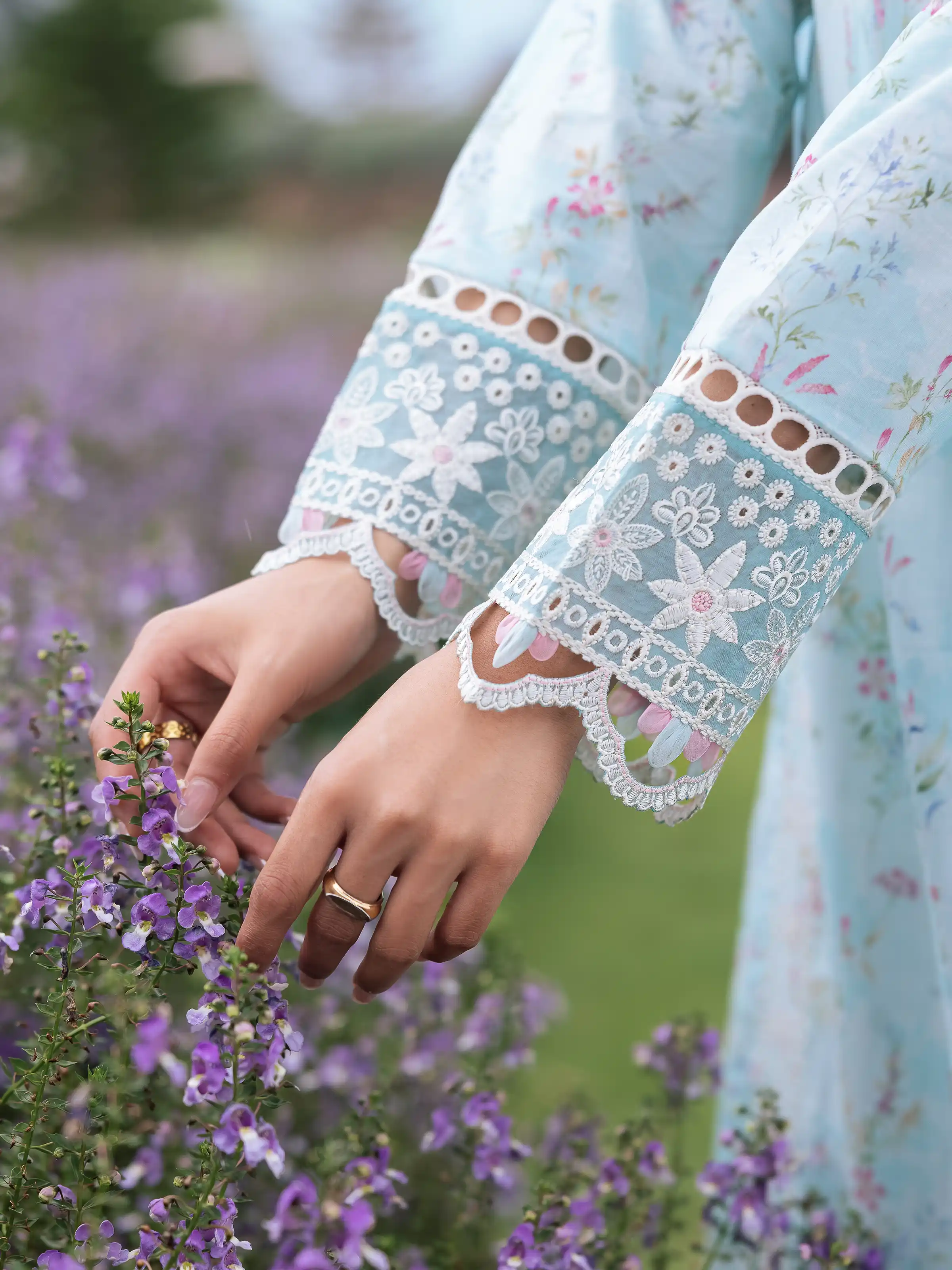 Embroidered Lawn Suit - EWU5V1-31438-3P - Image 5