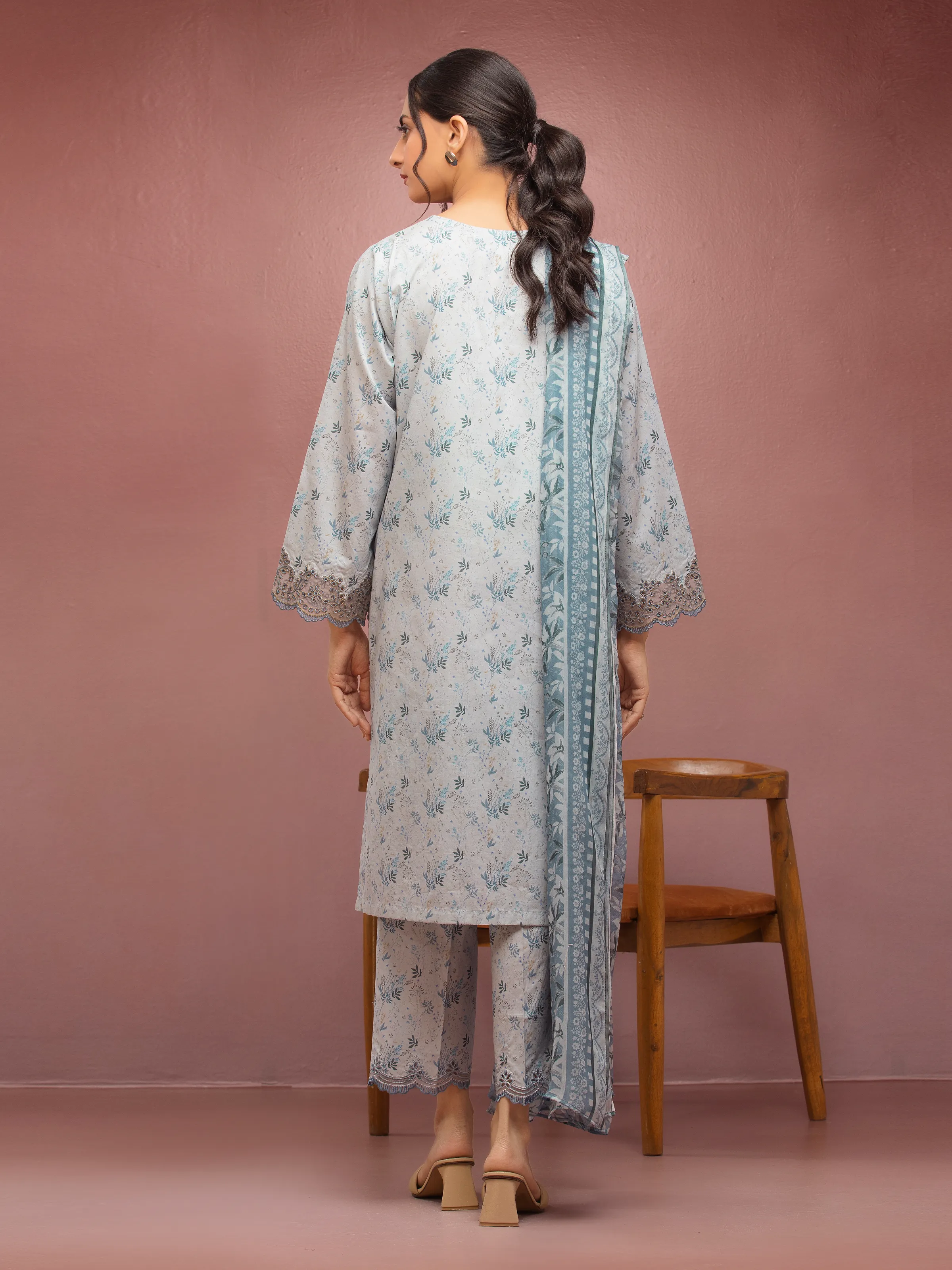Embroidered Lawn Suit - EWU5V1-31082-3P - Image 4