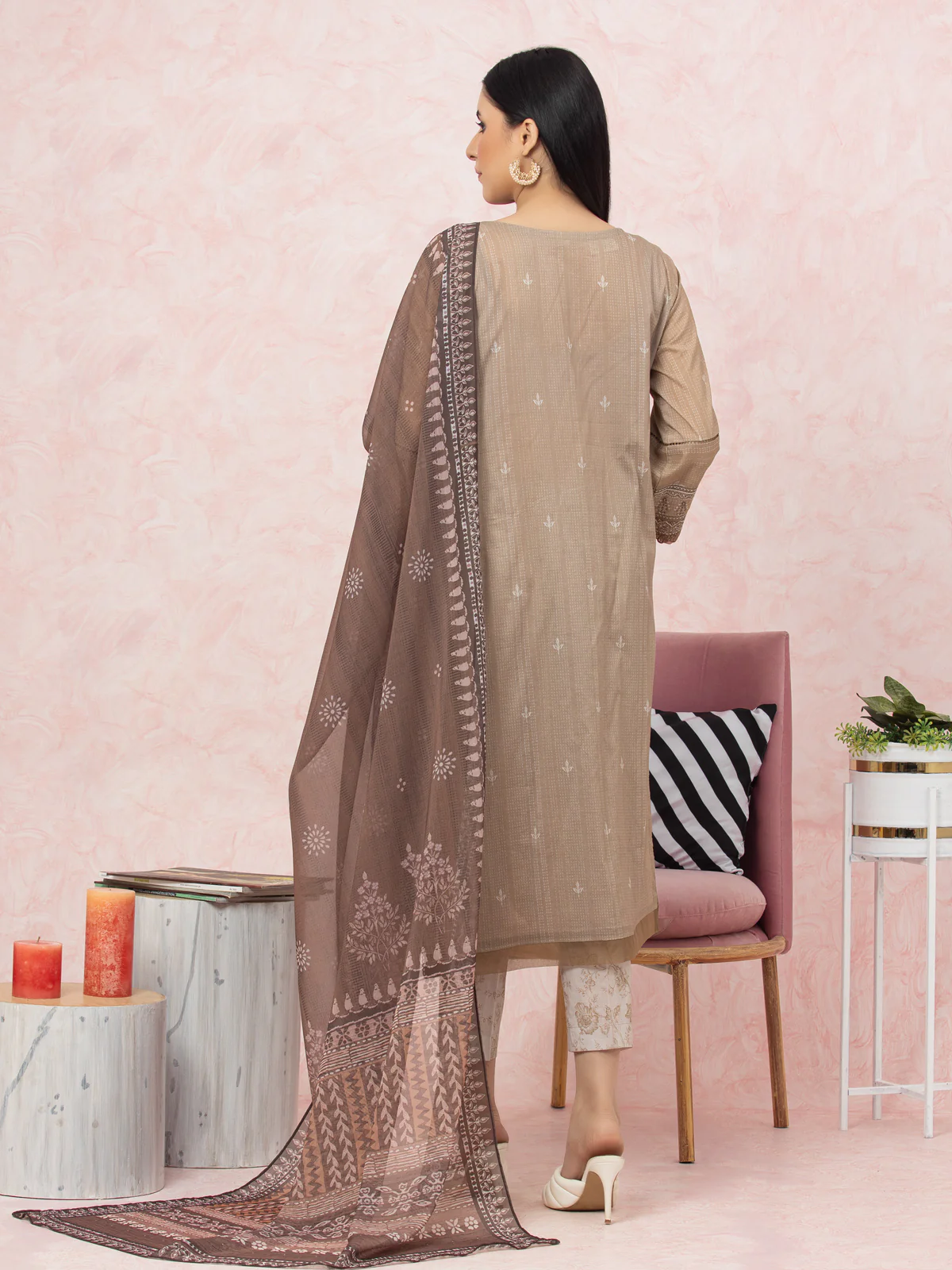 Embroidered Lawn Shirt Trouser - EWU22V1-26577ST - Image 2