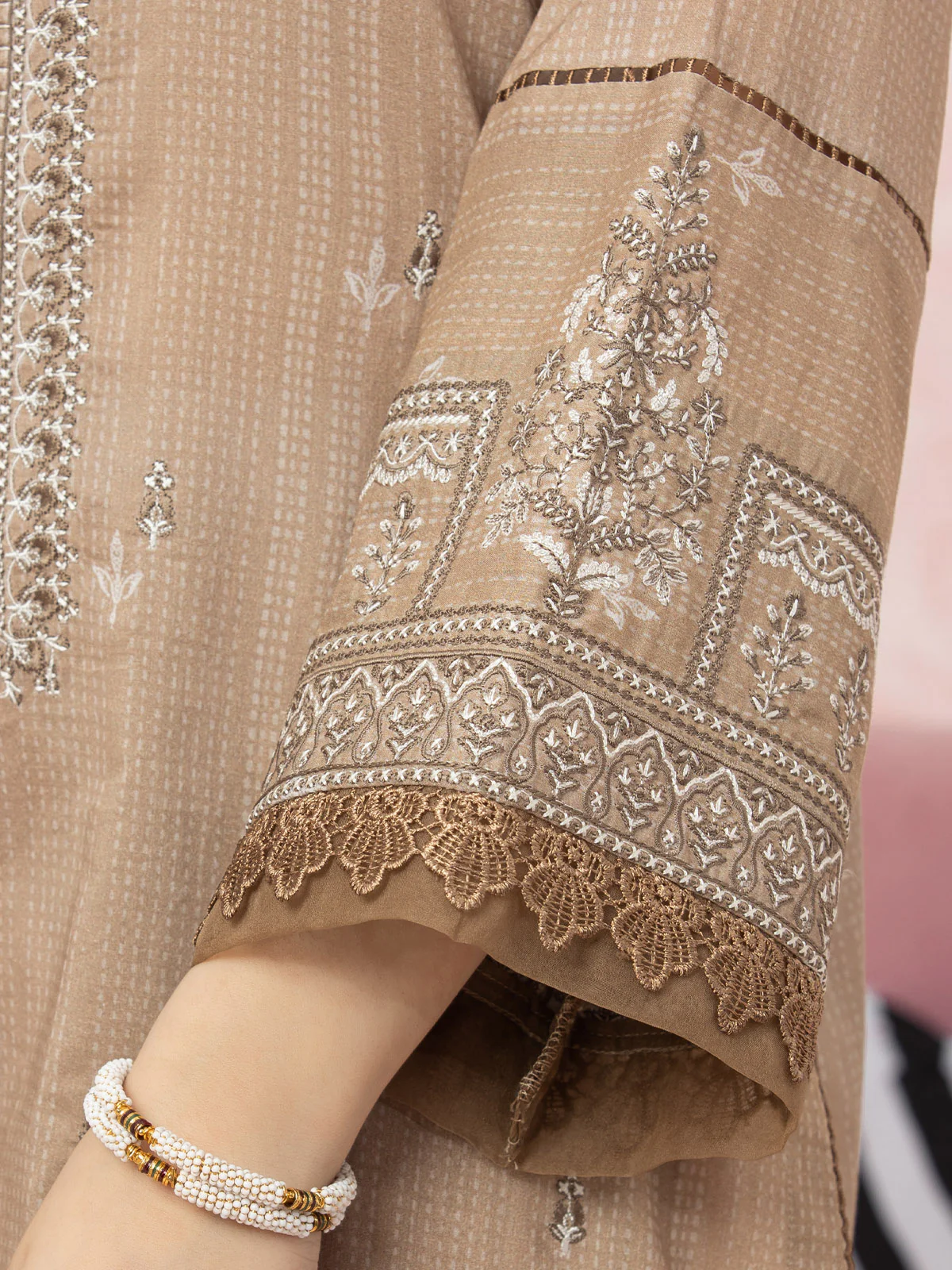 Embroidered Lawn Shirt Trouser - EWU22V1-26577ST - Image 4