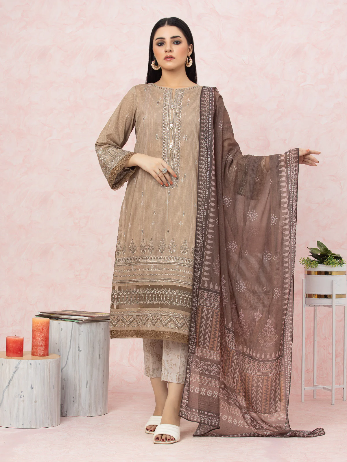 Embroidered Lawn Shirt Trouser - EWU22V1-26577ST - Image 9