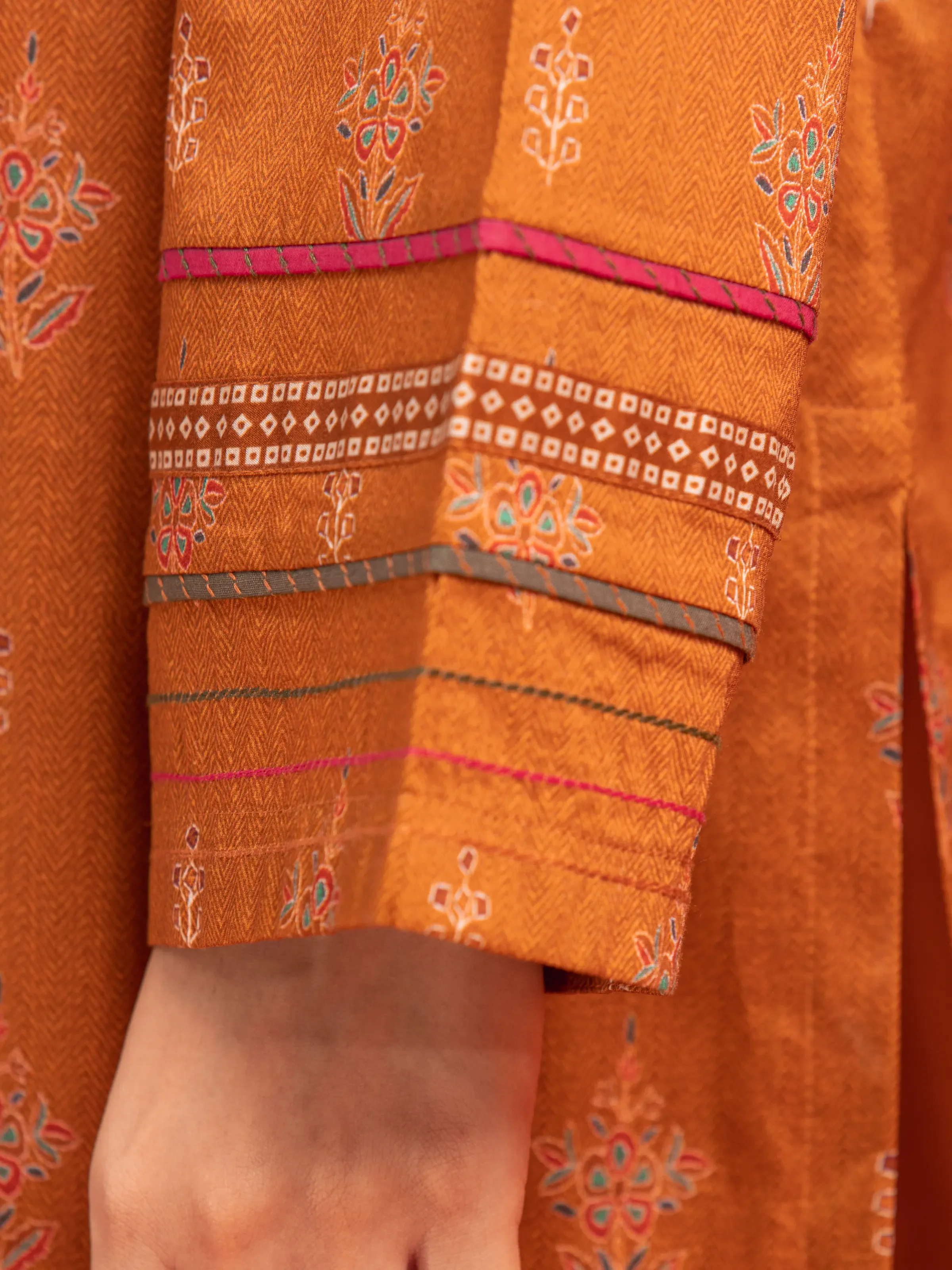 Printed Khaddar Suit - EWU24A3-27042-3P - Image 4