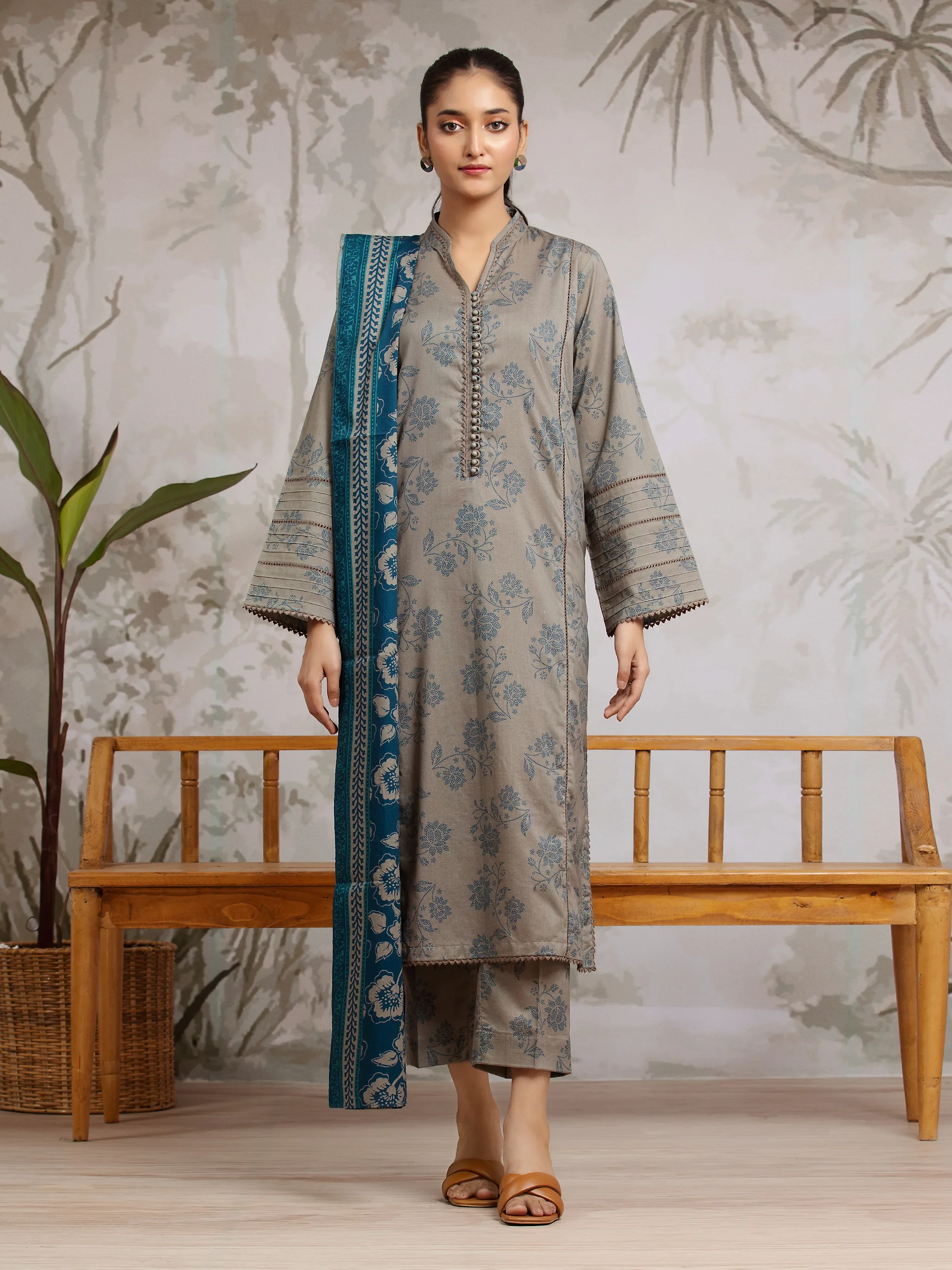 Printed Khaddar Suit - EWU24A3-29599-3P