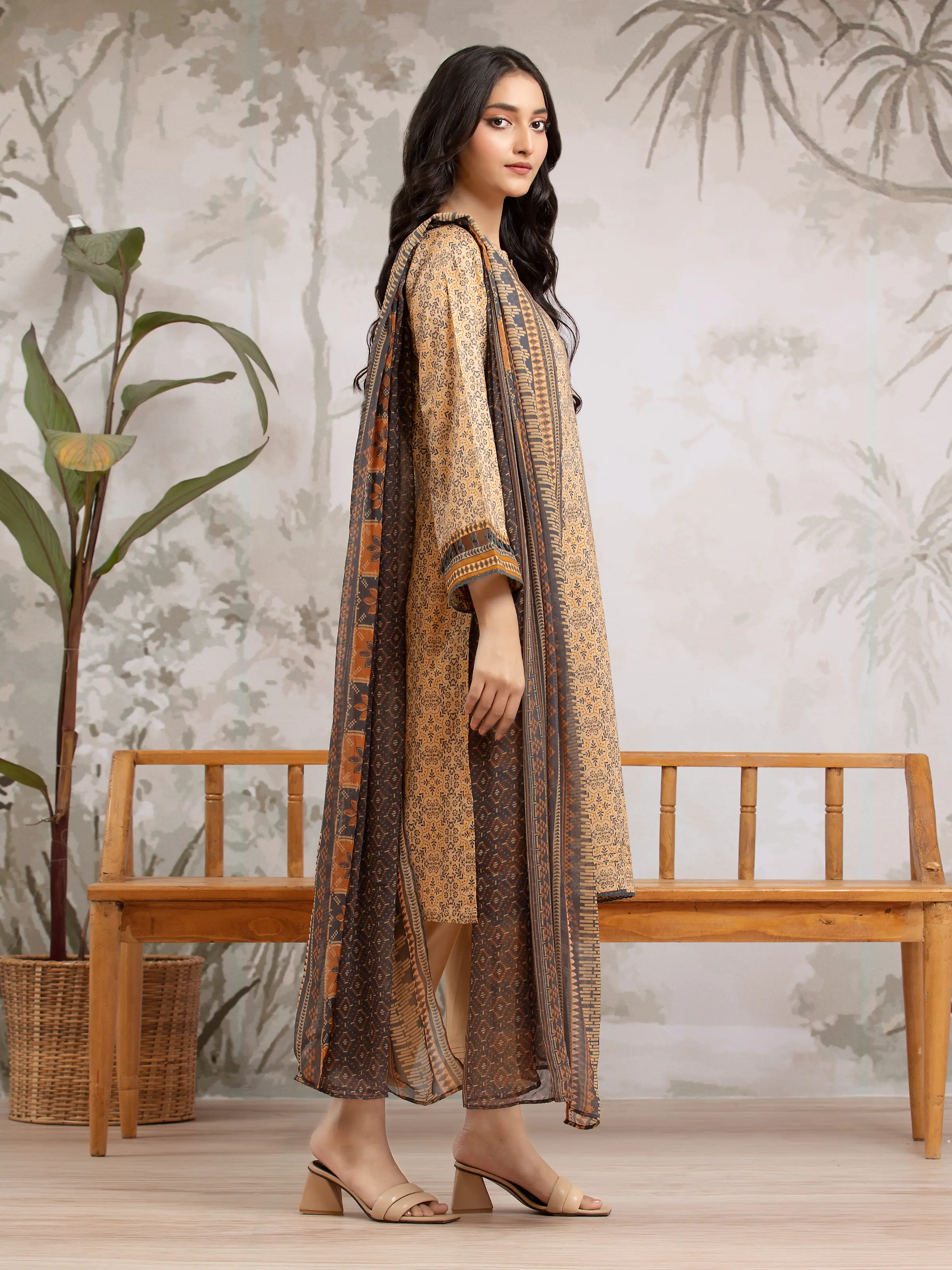 Printed Khaddar Suit - EWU24M2-192 - Image 3