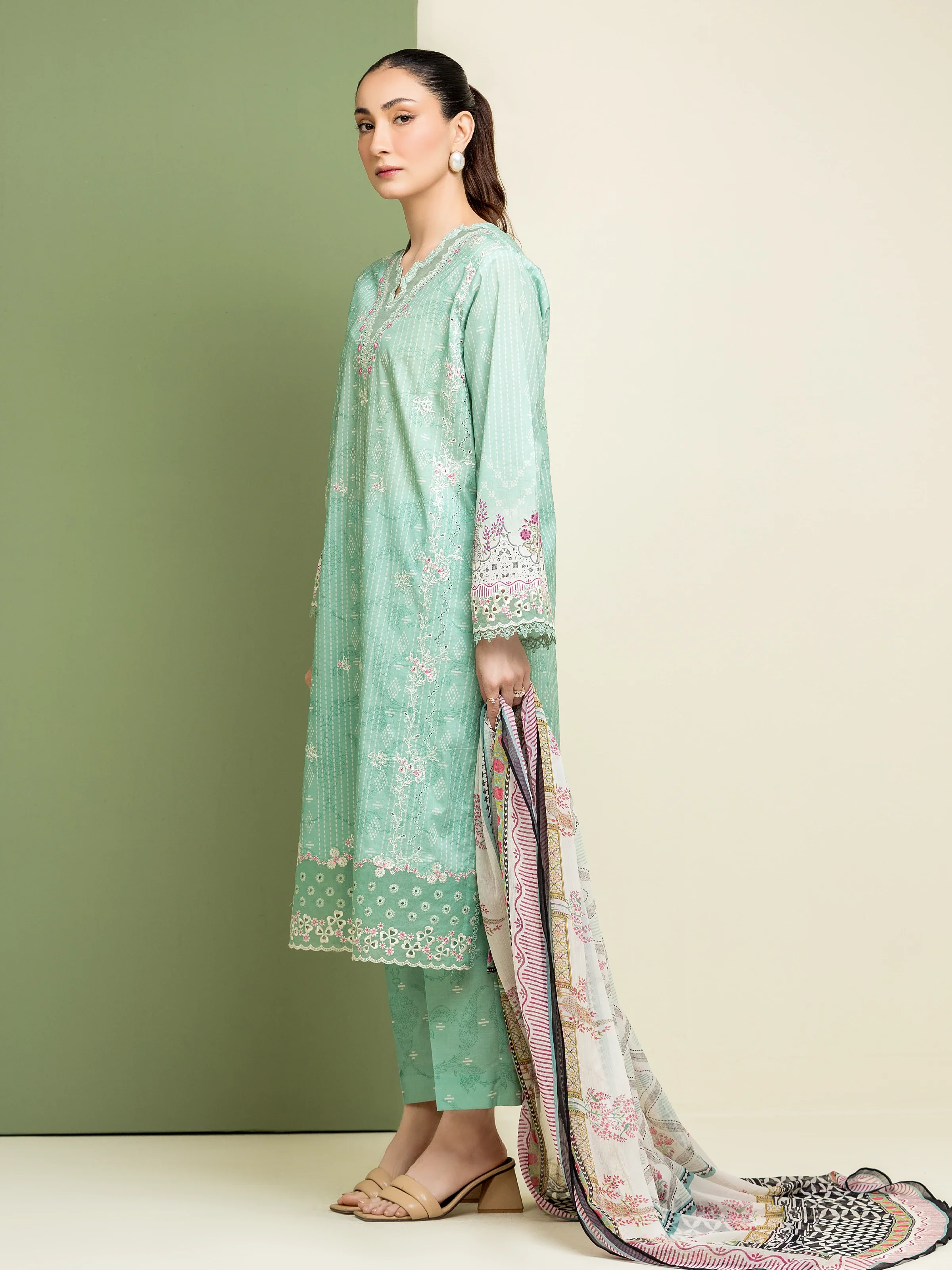 Embroidered Lawn Suit - EWU5V1-31069-3P - Image 5