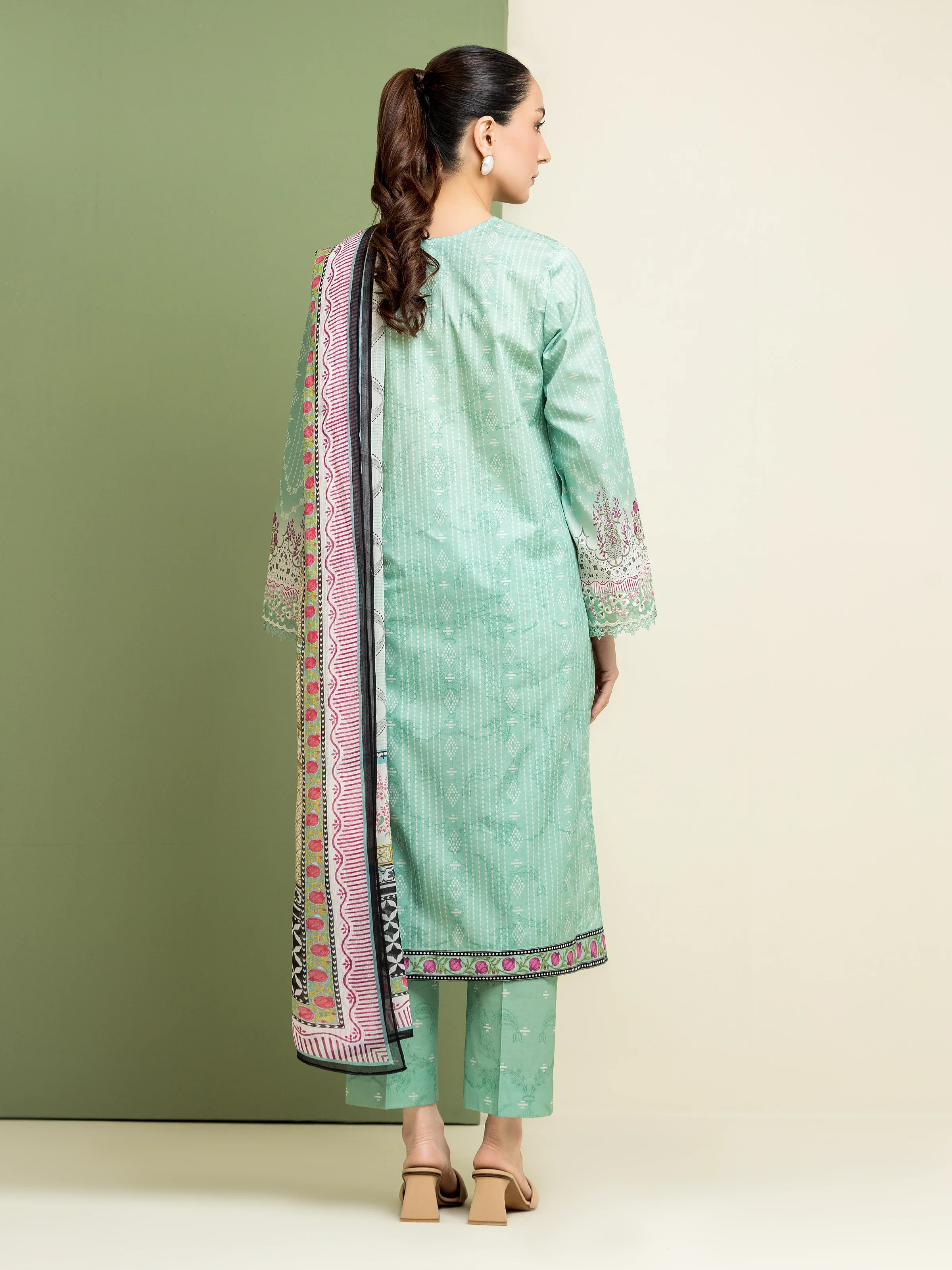 Embroidered Lawn Suit - EWU5V1-31069-3P - Image 6