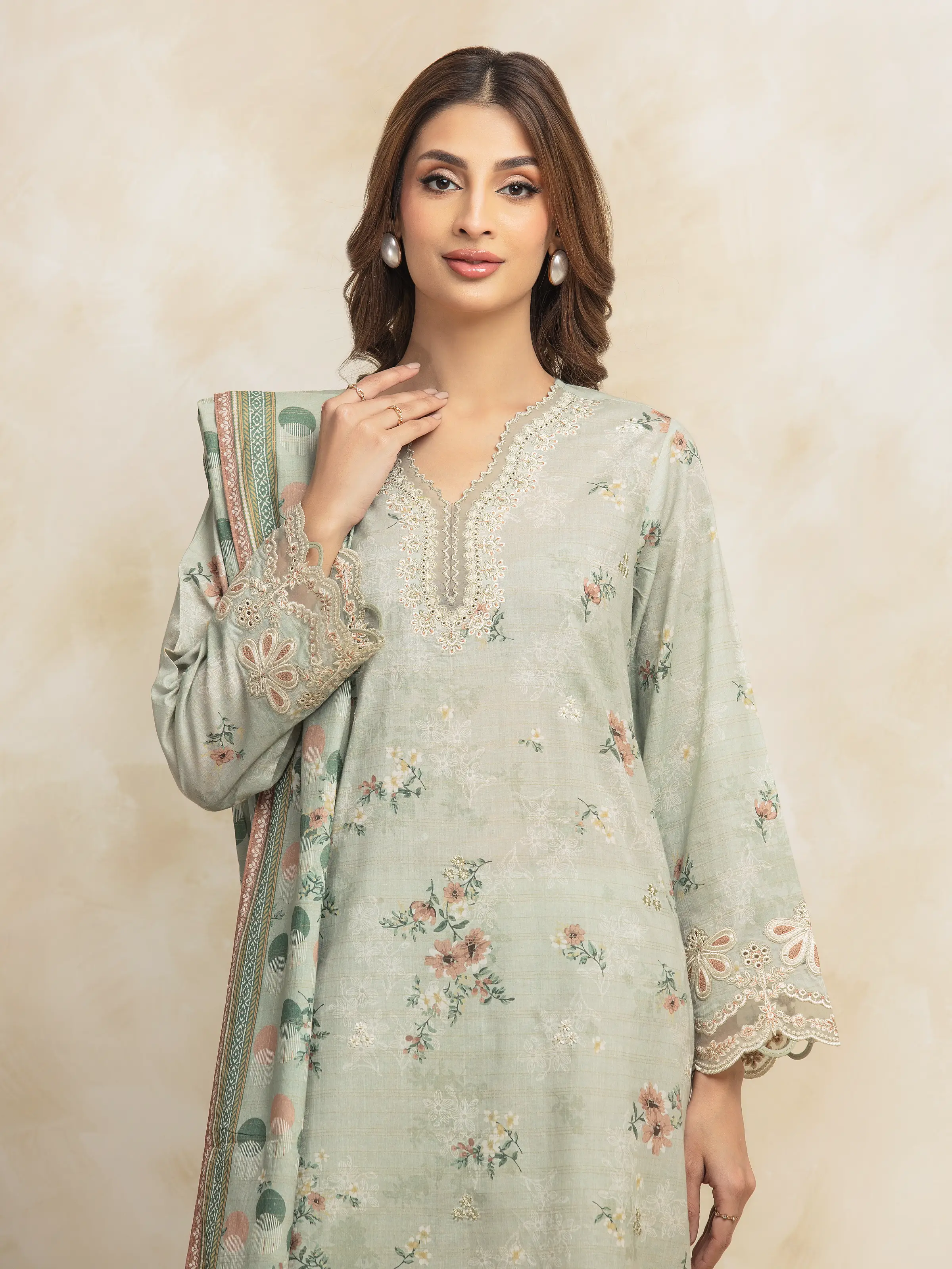 Embroidered Lawn Suit - EWU5V1-31181-3P - Image 3