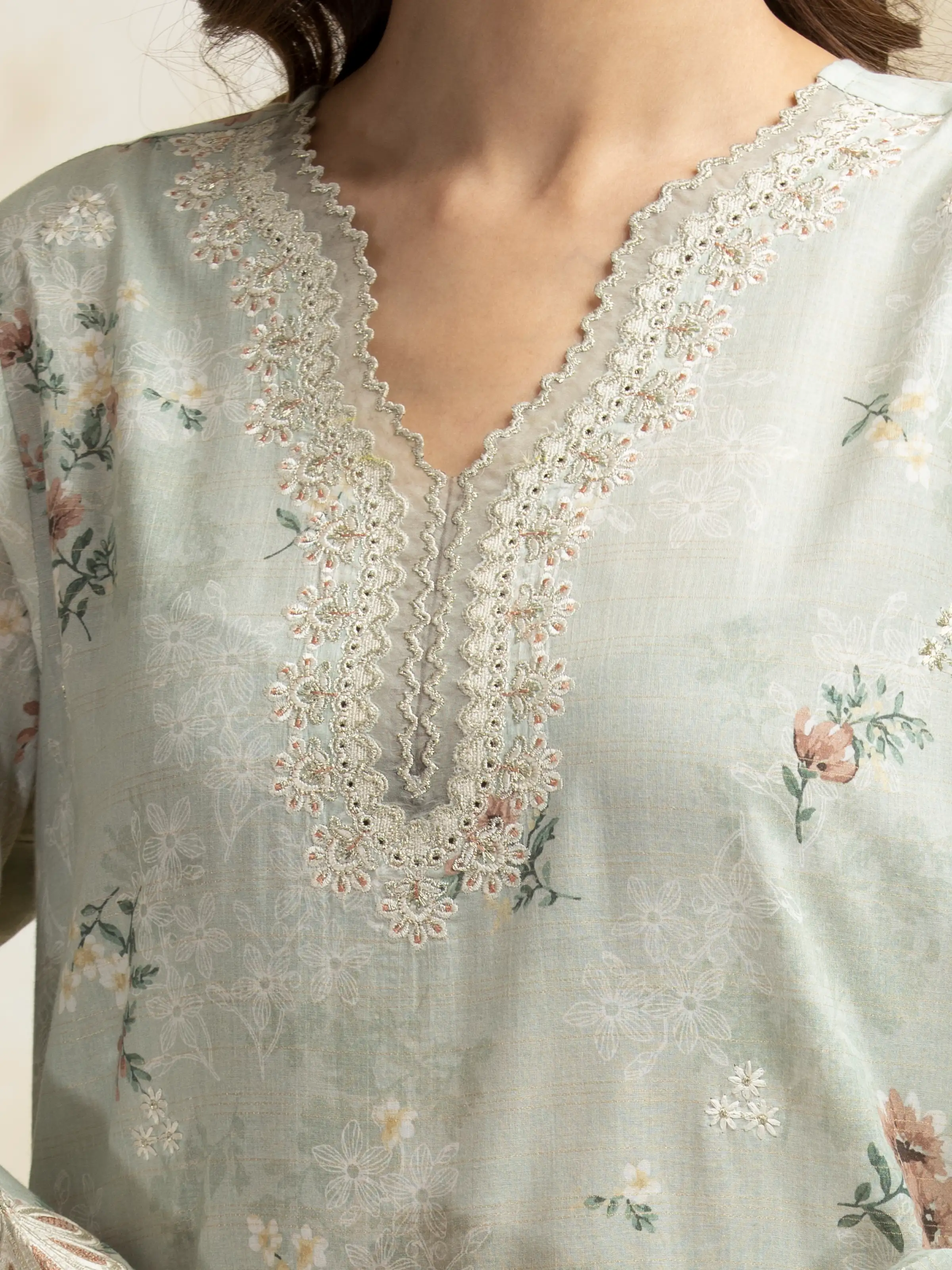 Embroidered Lawn Suit - EWU5V1-31181-3P - Image 4
