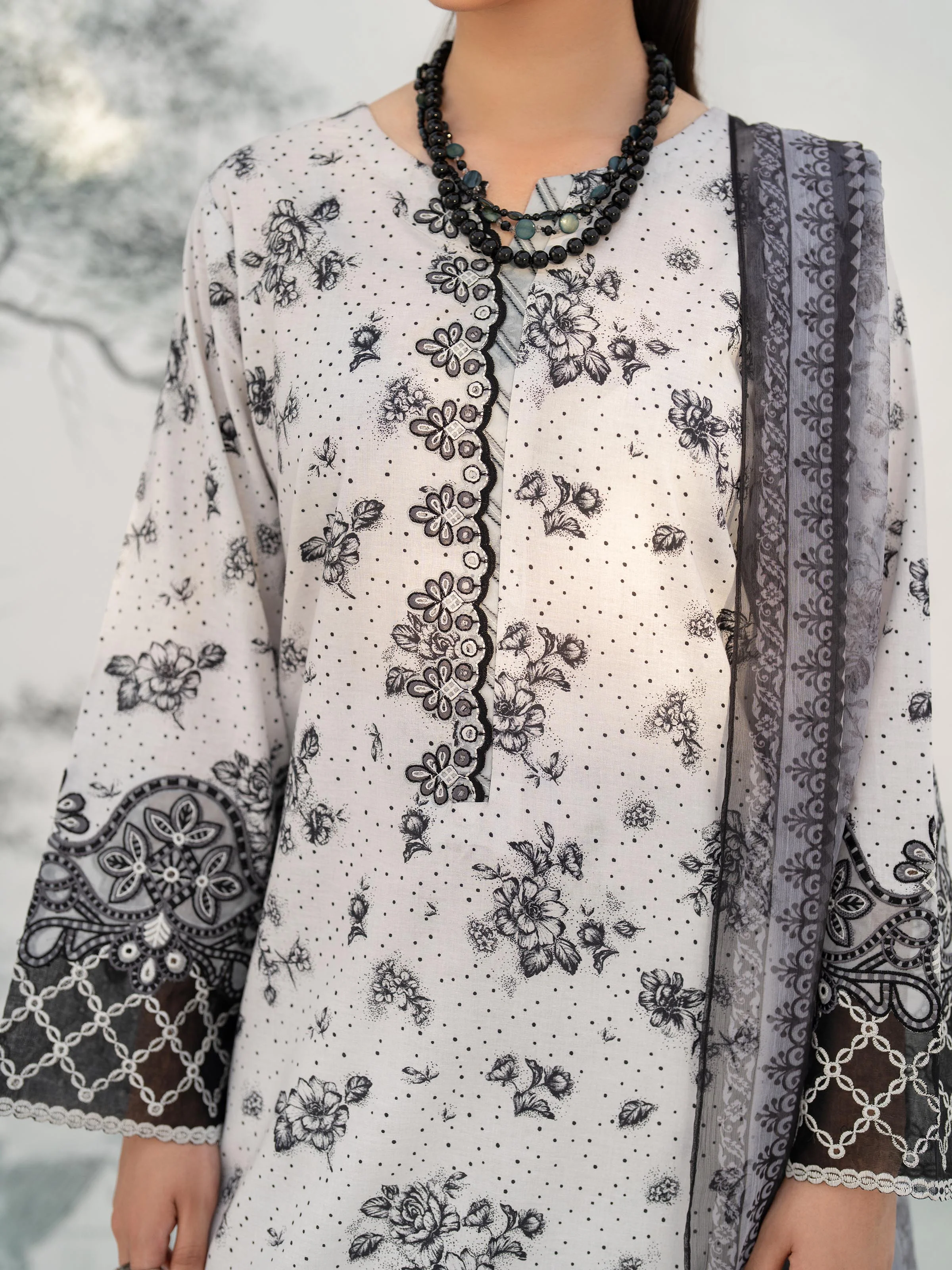 Embroidered Lawn Suit - EWU5V1-31477-3P - Image 2