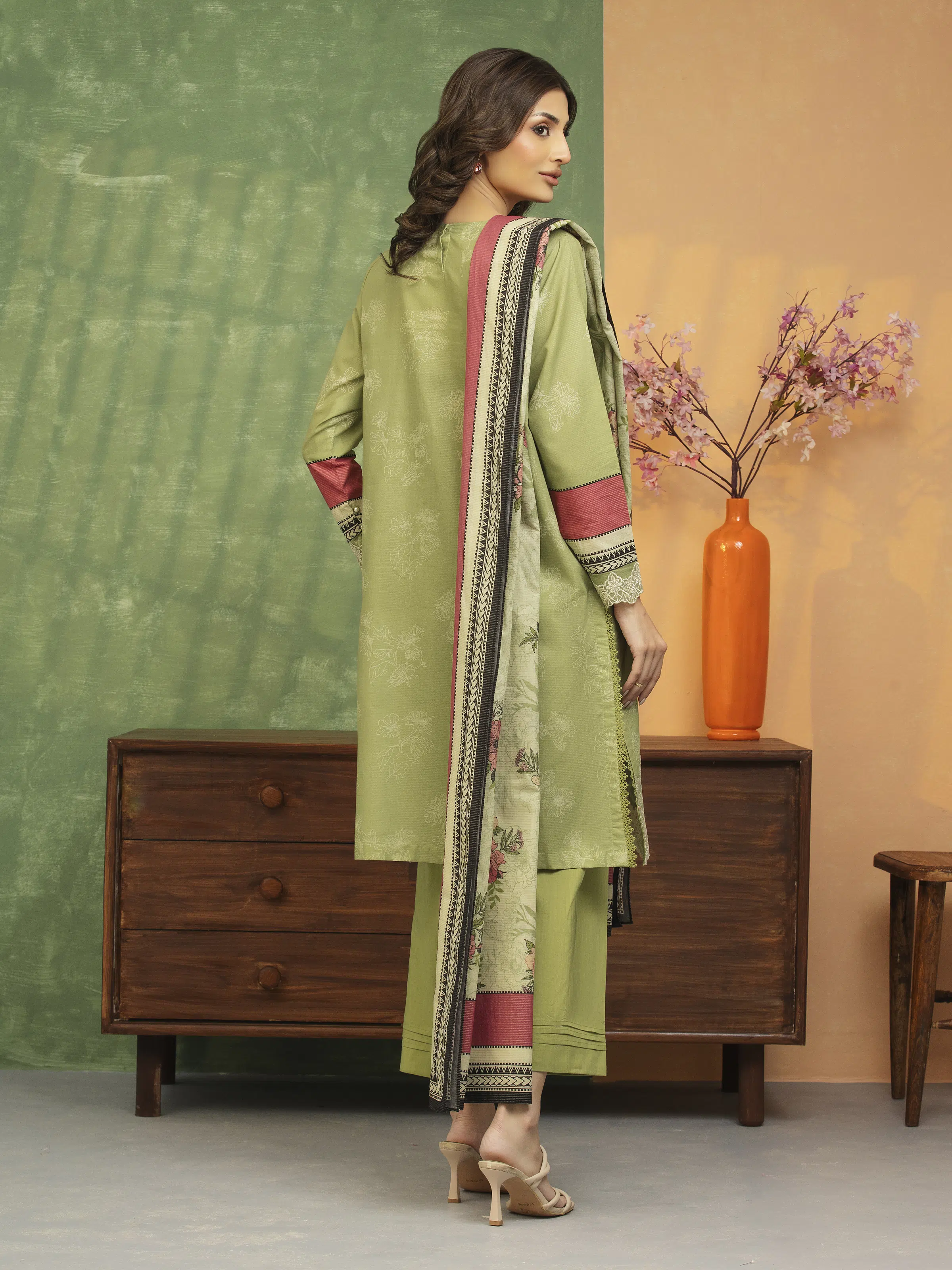 Embroidered Zari Lawn Suit - EWU5V1-31194-3P - Image 2