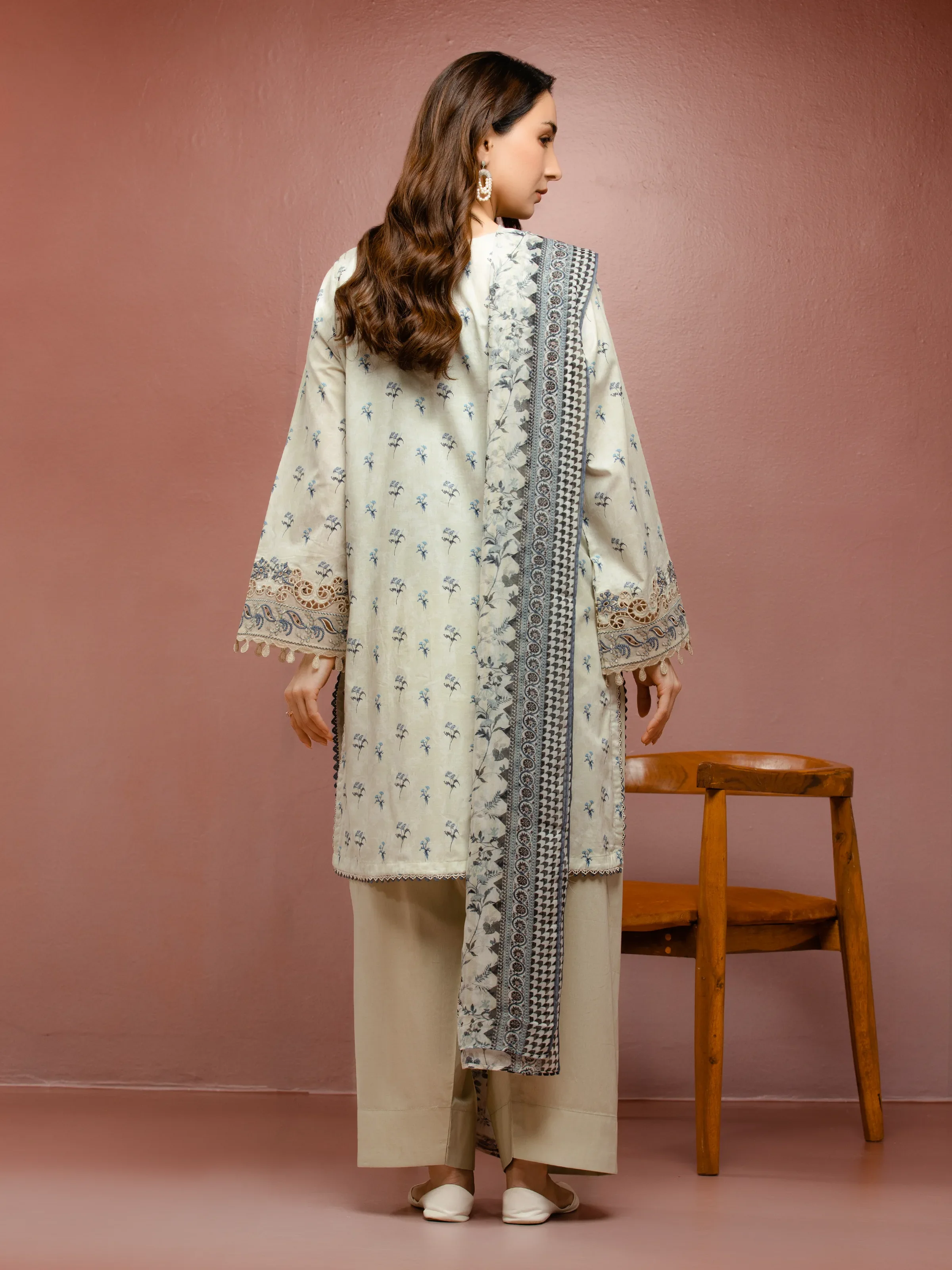 Embroidered Cambric Suit - EWU5V2-31052-3P - Image 3