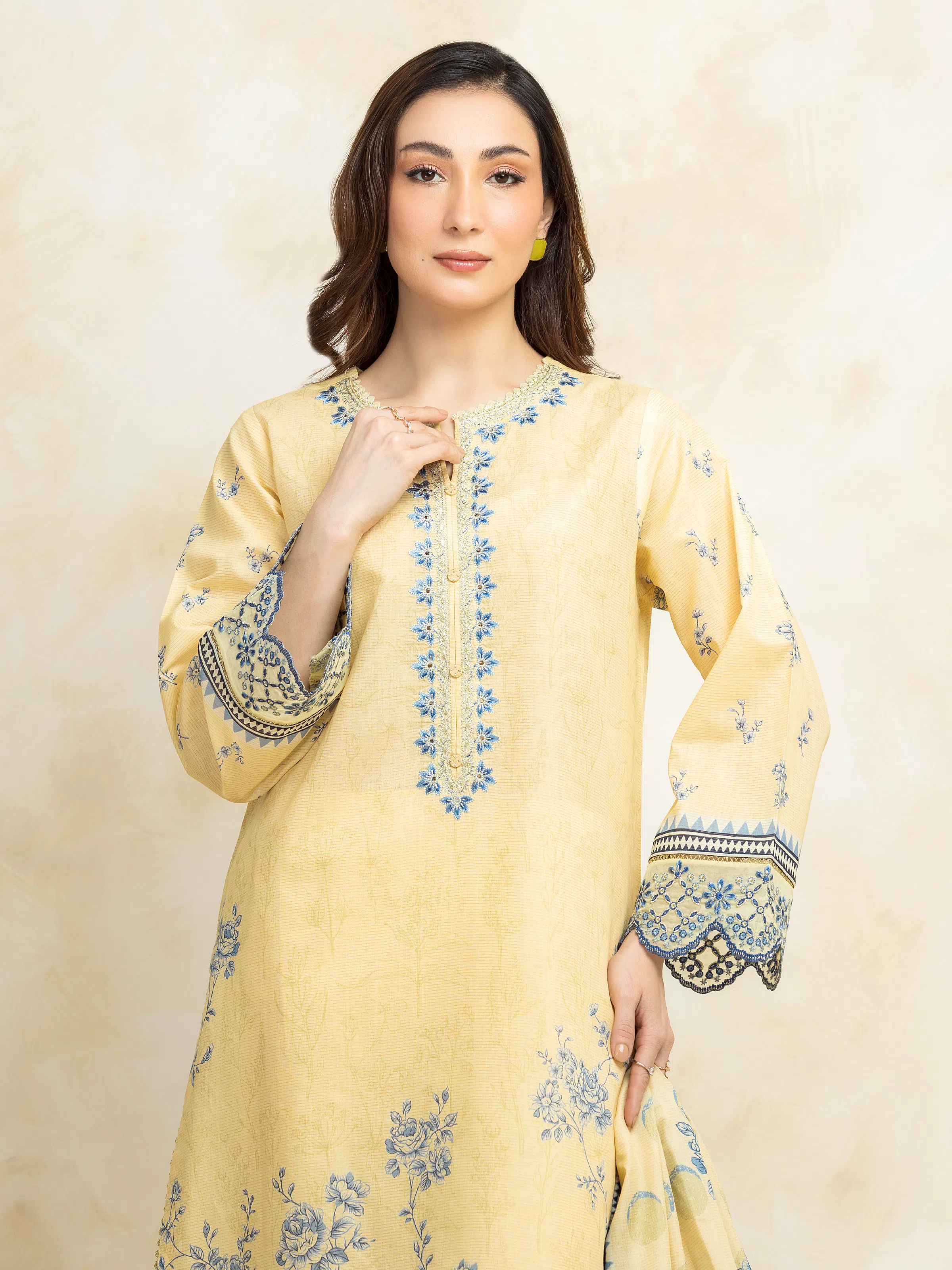 Embroidered Lawn Suit - EWU5V1-31191-3P - Image 4
