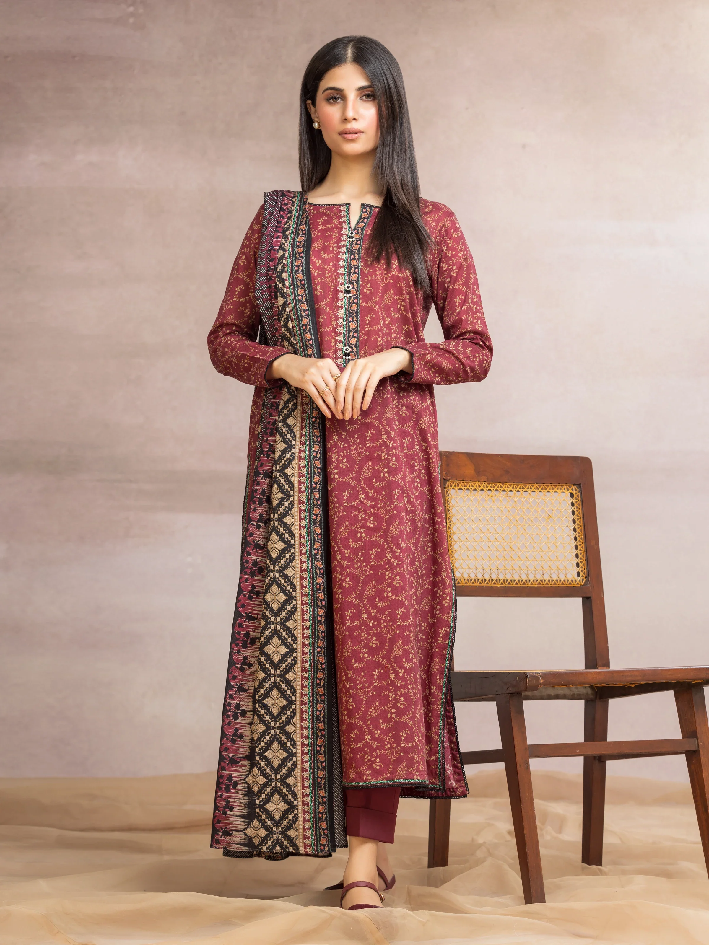 Printed Khaddar Suit - EWU24A3-27154-3P