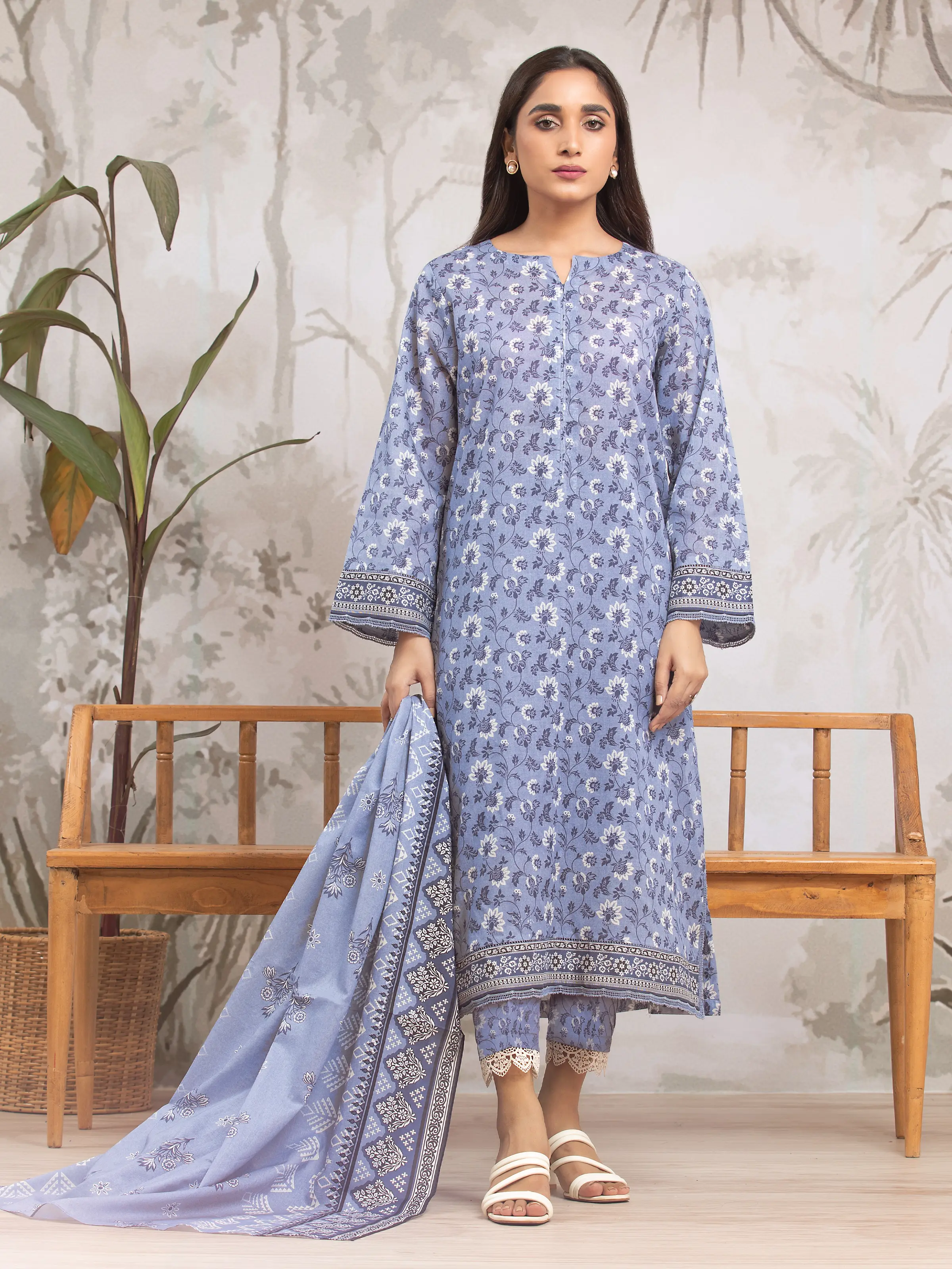 Printed Khaddar Suit - EWU24A3-29326-3P