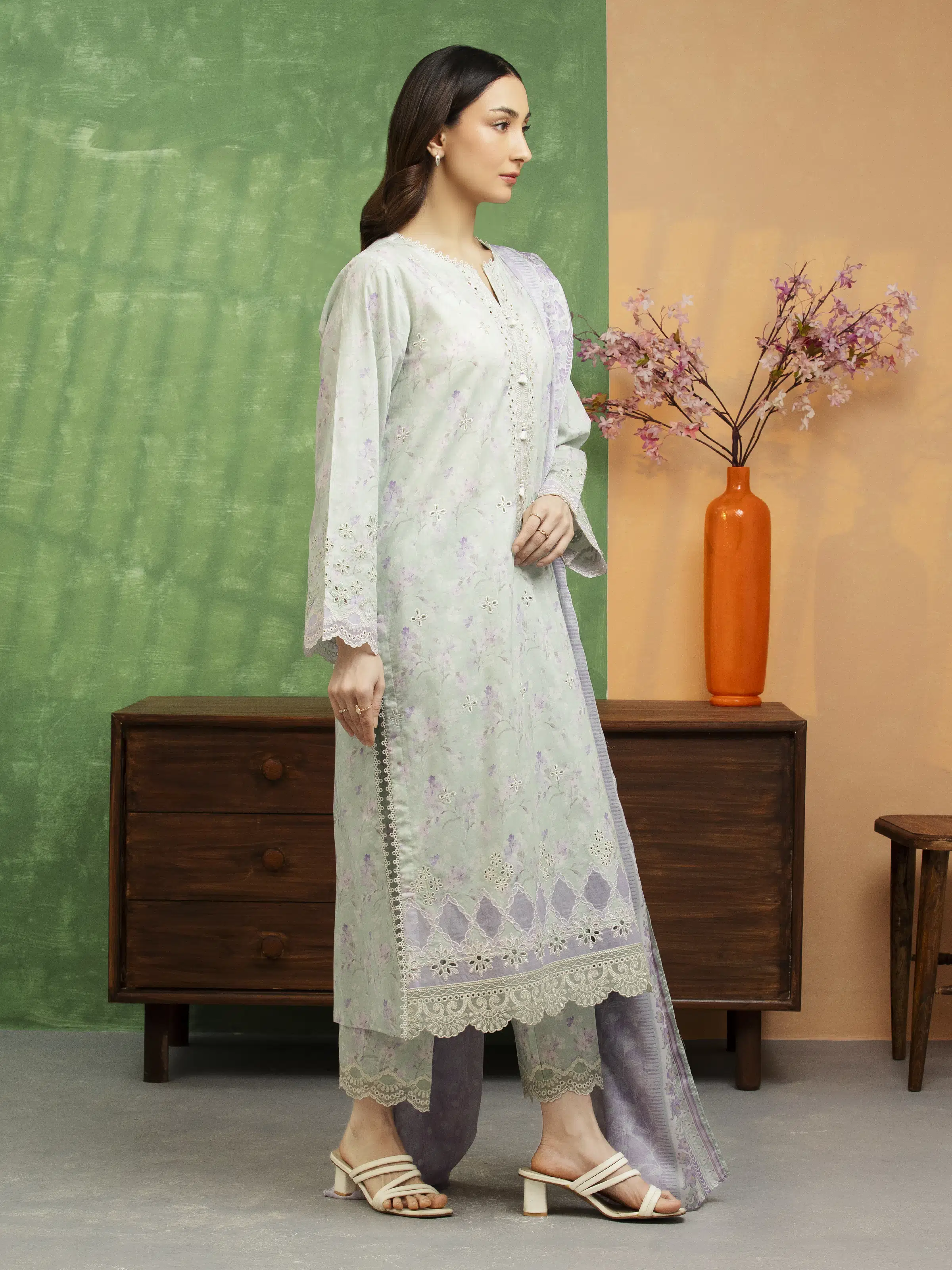 Embroidered Lawn Suit - EWU5V1-31443-3P - Image 3