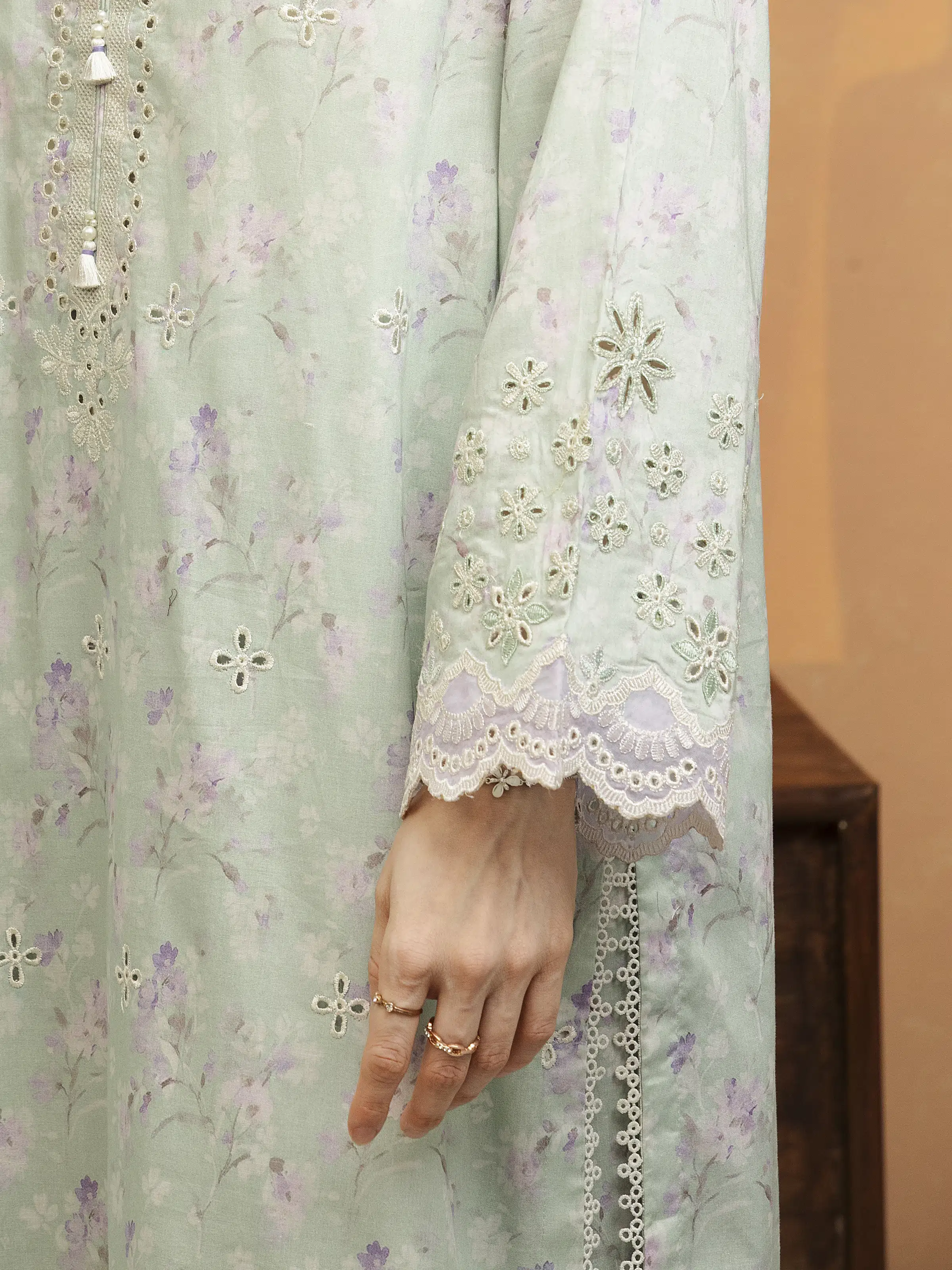 Embroidered Lawn Suit - EWU5V1-31443-3P - Image 5