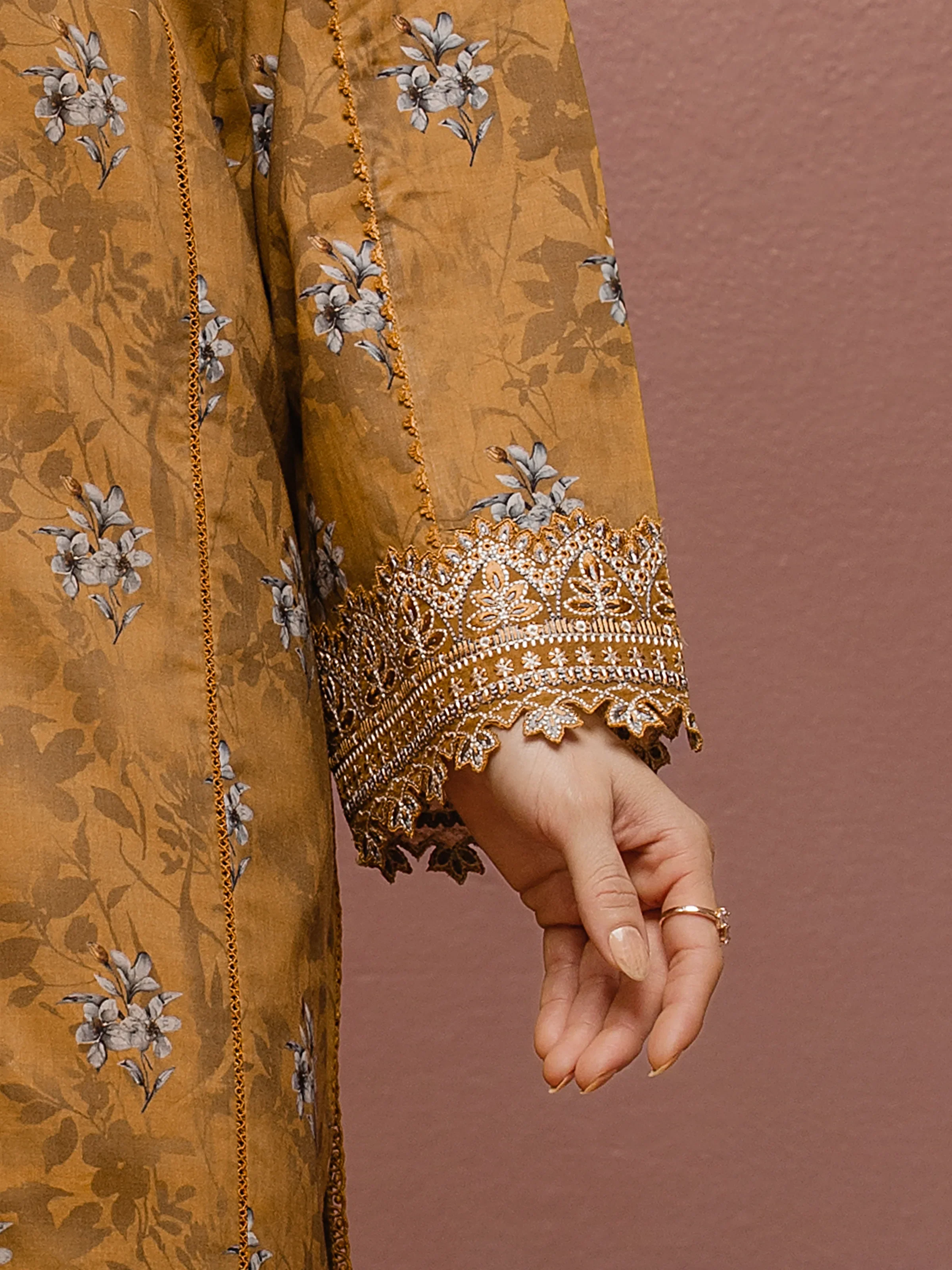 Embroidered Cambric Suit - EWU5V2-31050-3P - Image 4