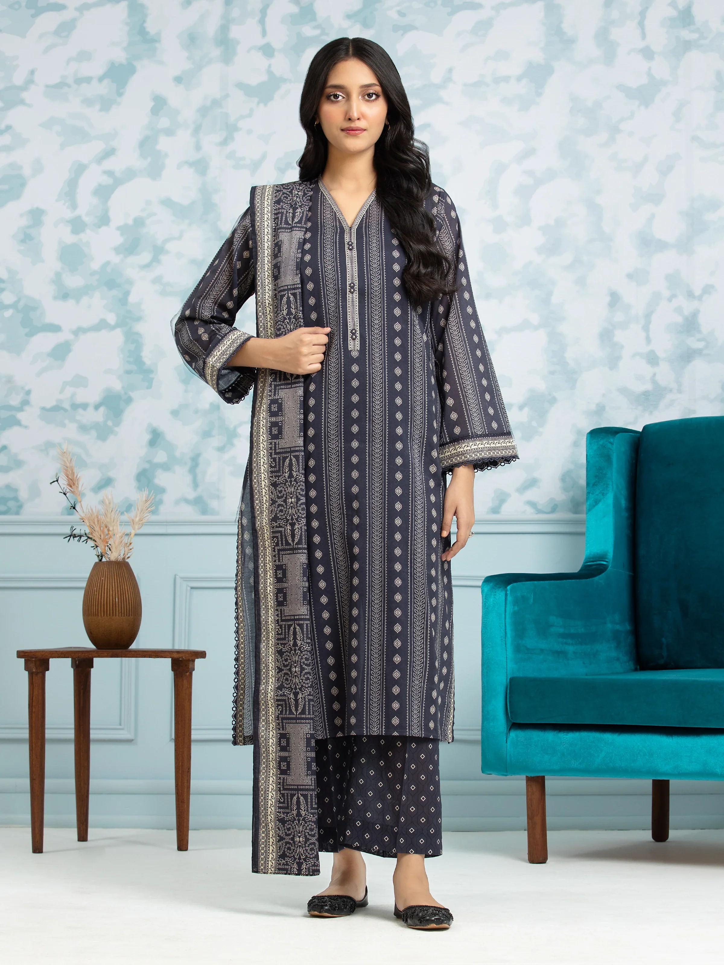 Printed Khaddar Suit - EWU24A3-29716-3P