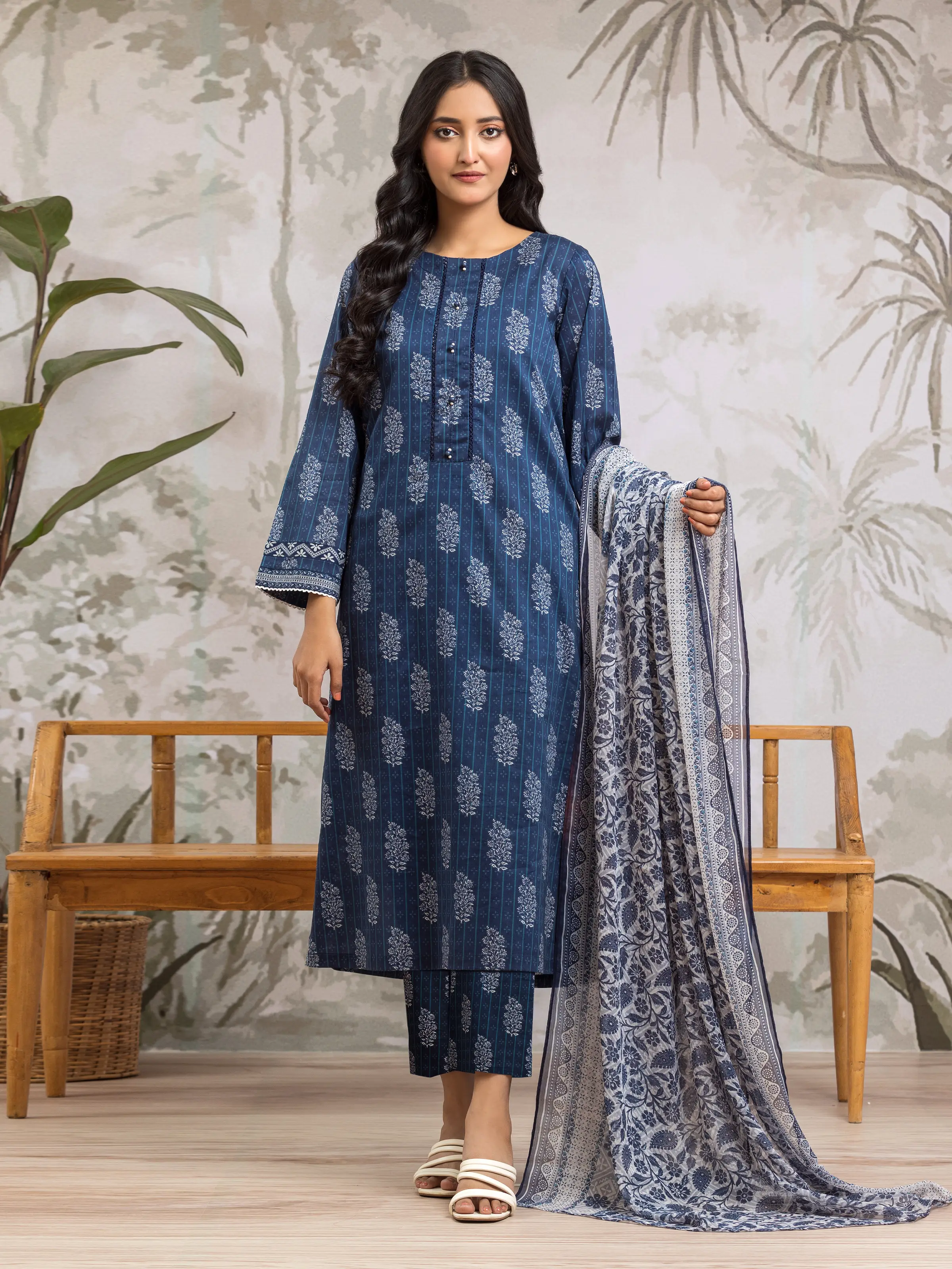 Printed Khaddar Suit - EWU24M2-178