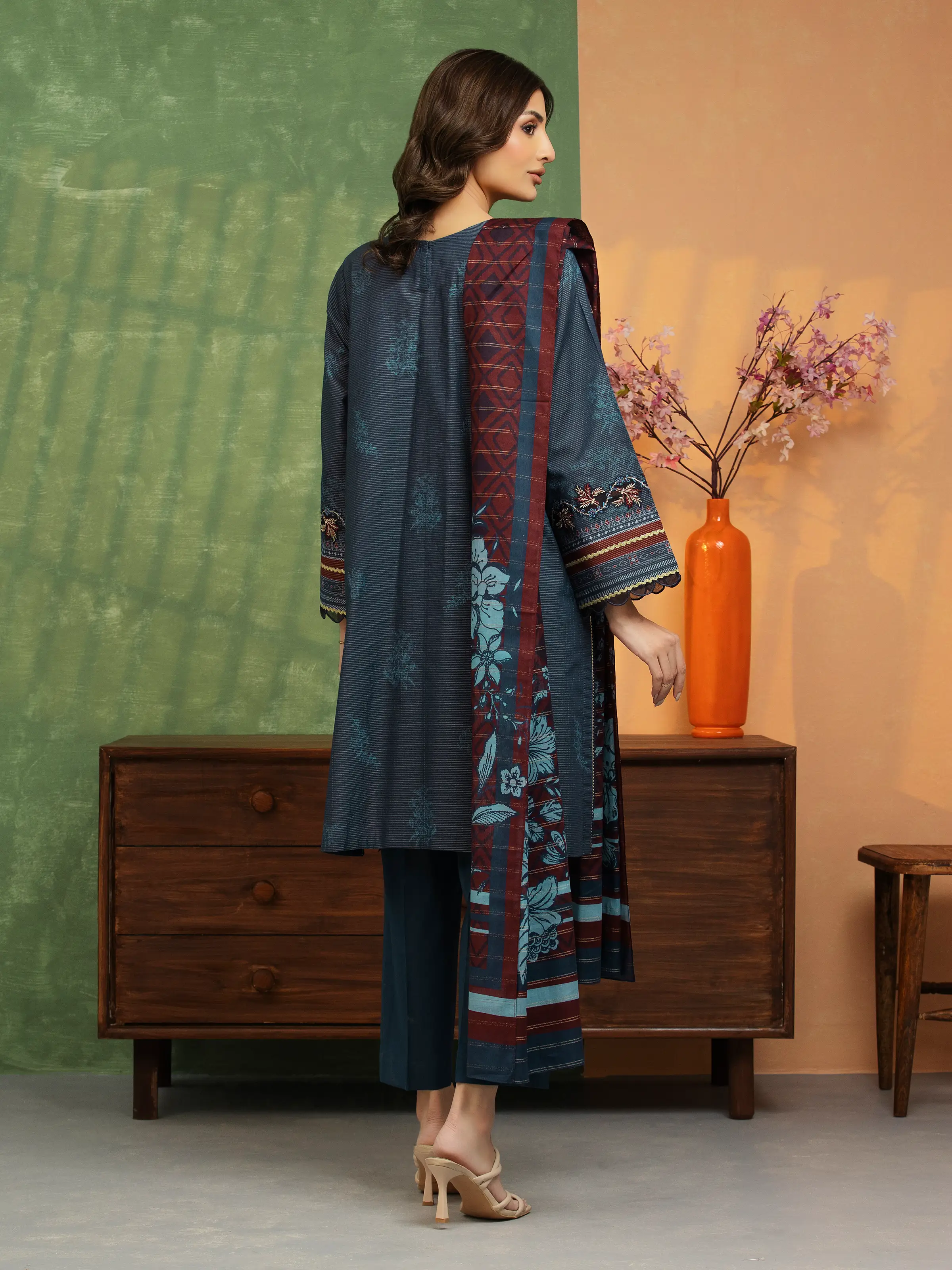 Embroidered Zari Lawn Suit - EWU5V1-31195-3P - Image 2