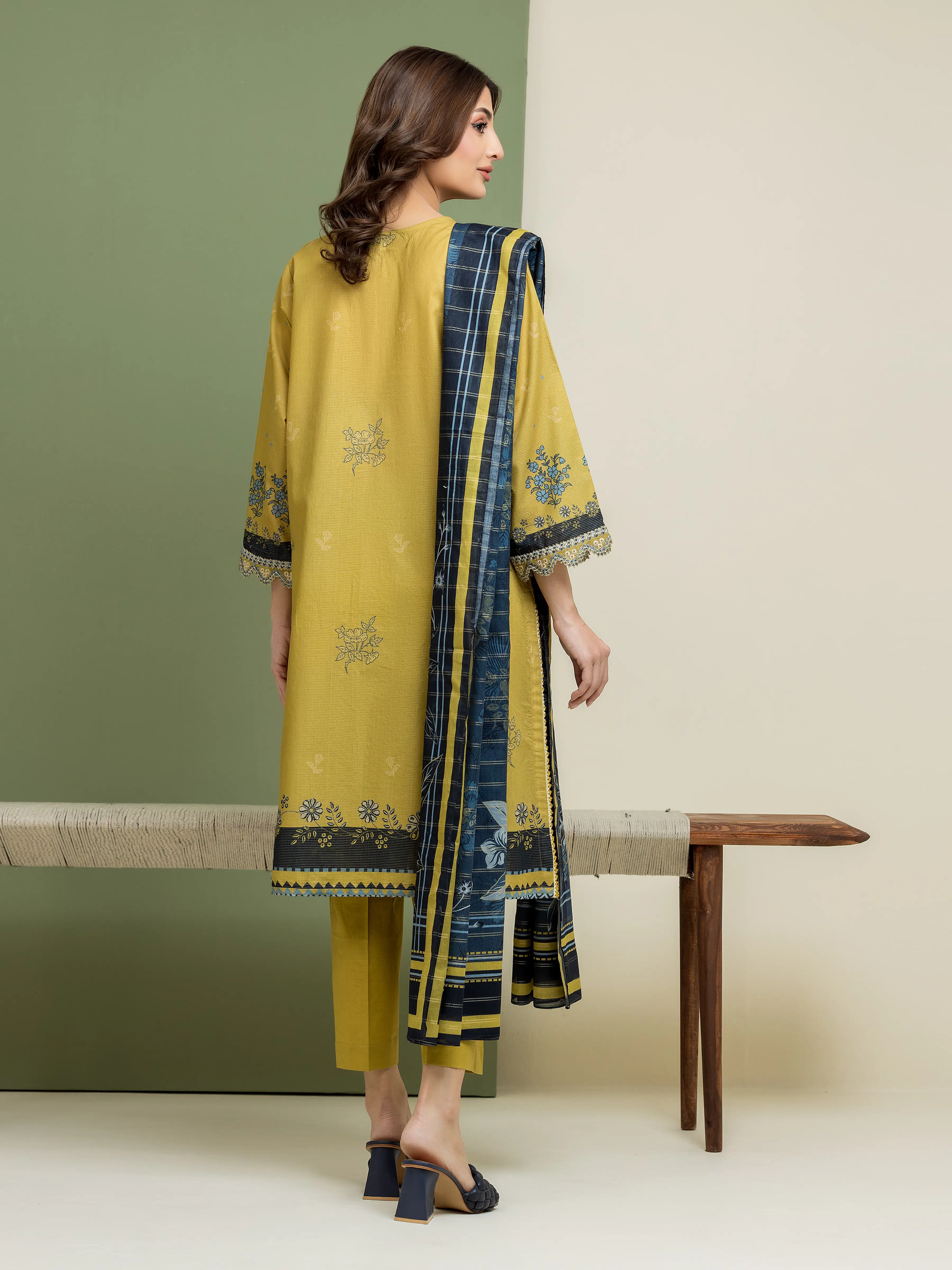 Embroidered Lawn Suit - EWU5V1-31193-3P - Image 2