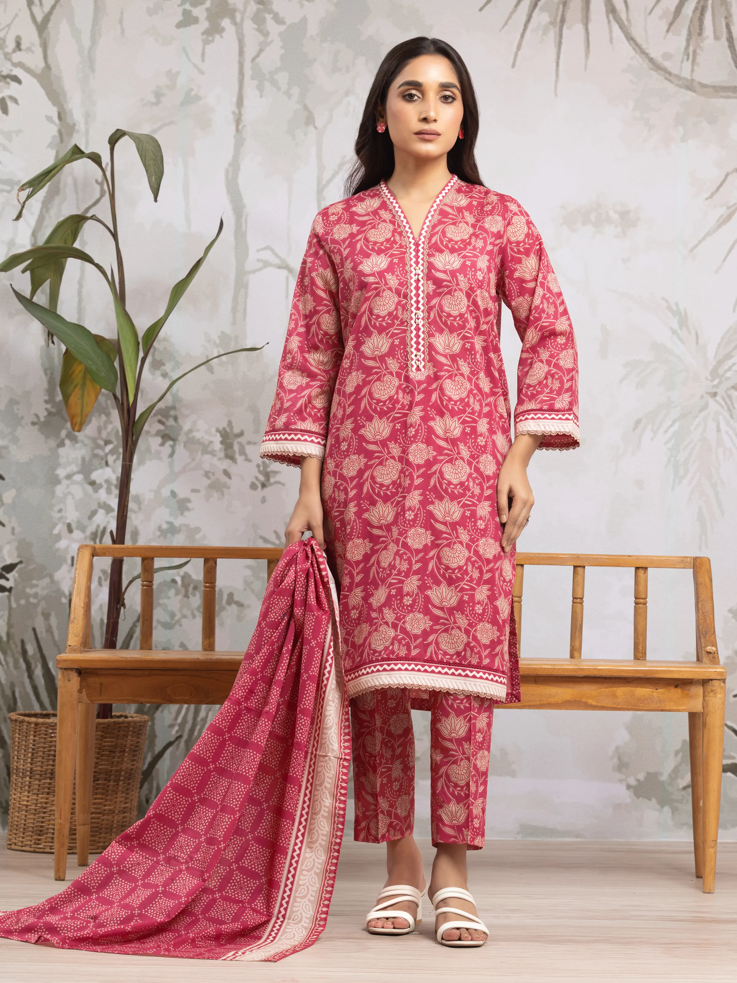 Printed Khaddar Suit - EWU24A3-29588-3P
