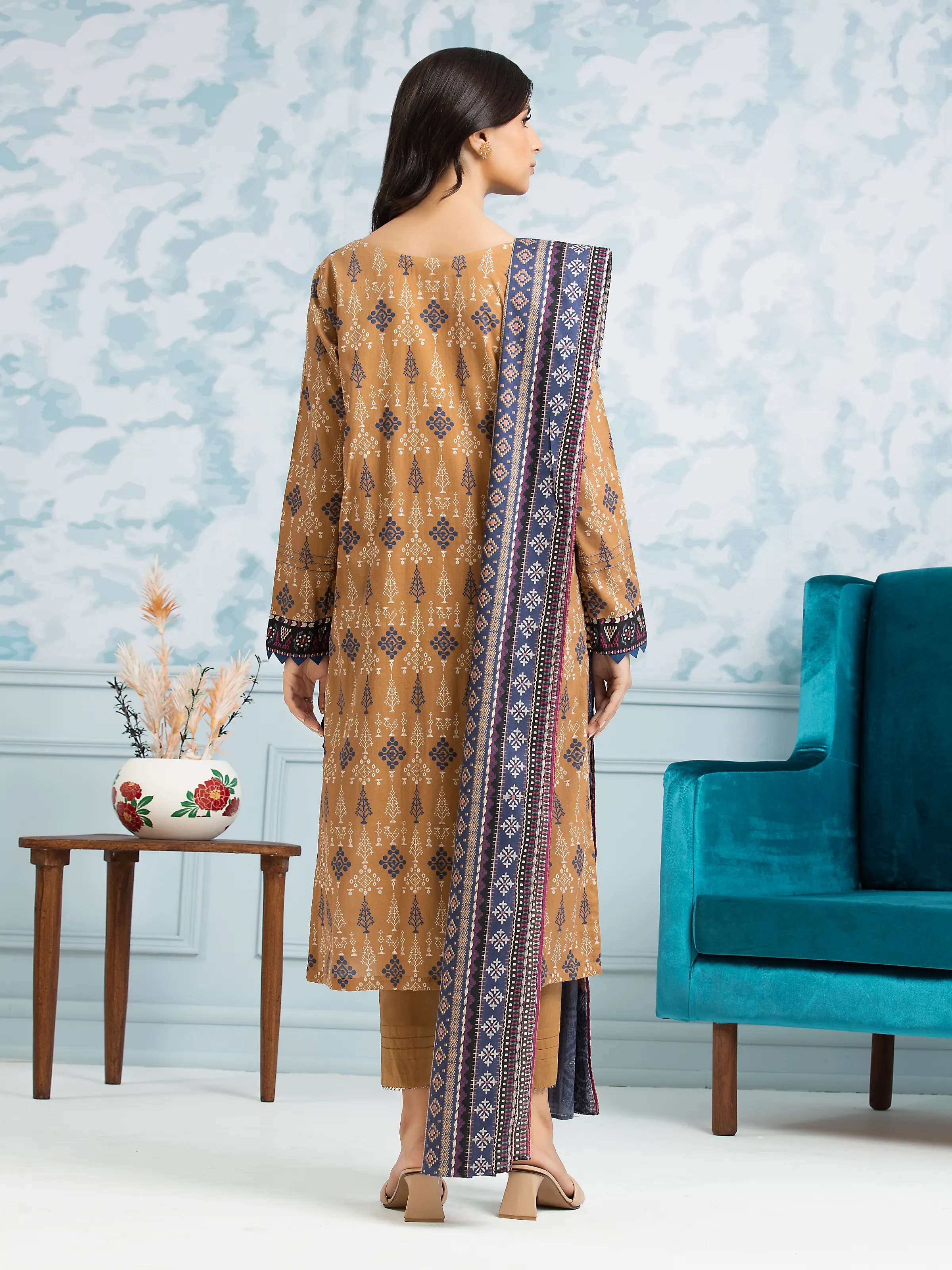 Printed Khaddar Shirt Dupatta - EWU24A3-28069SD - Image 2