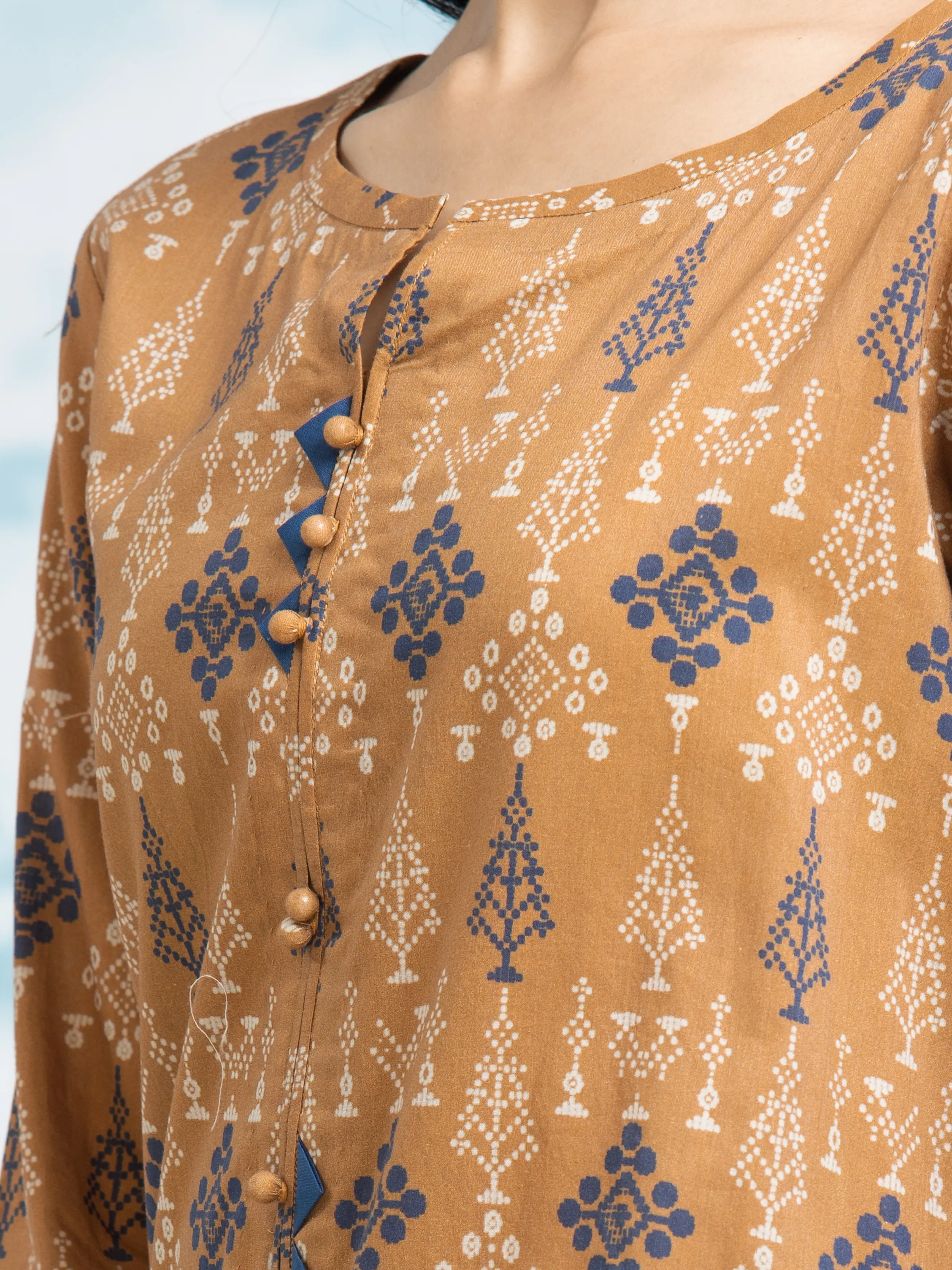 Printed Khaddar Shirt Dupatta - EWU24A3-28069SD - Image 3