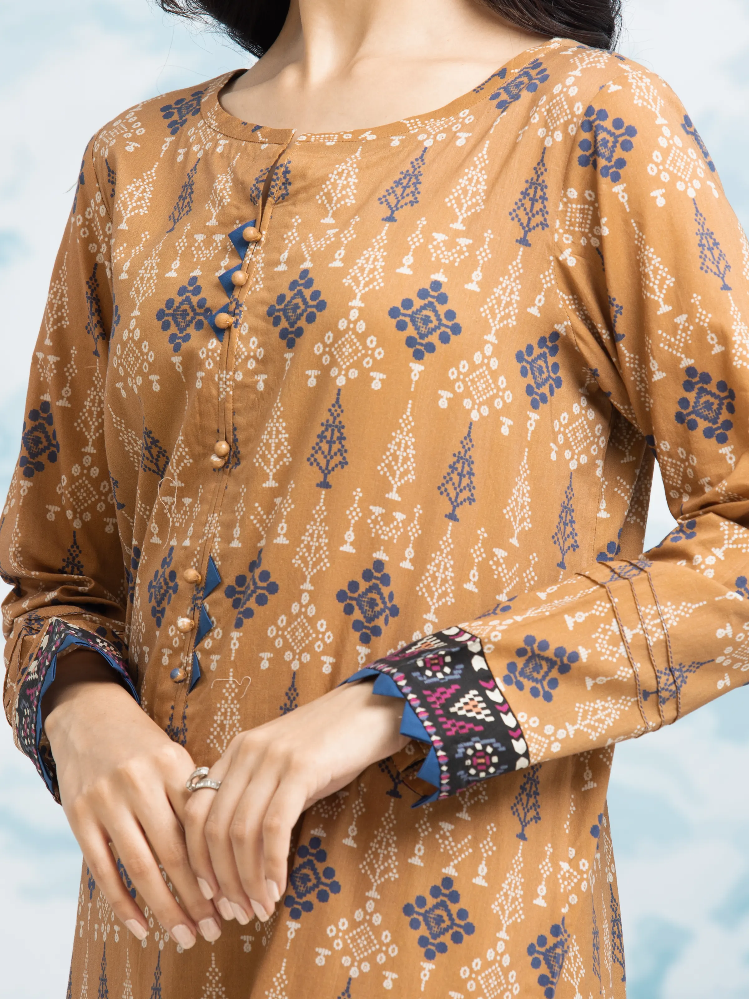 Printed Khaddar Shirt Dupatta - EWU24A3-28069SD - Image 4