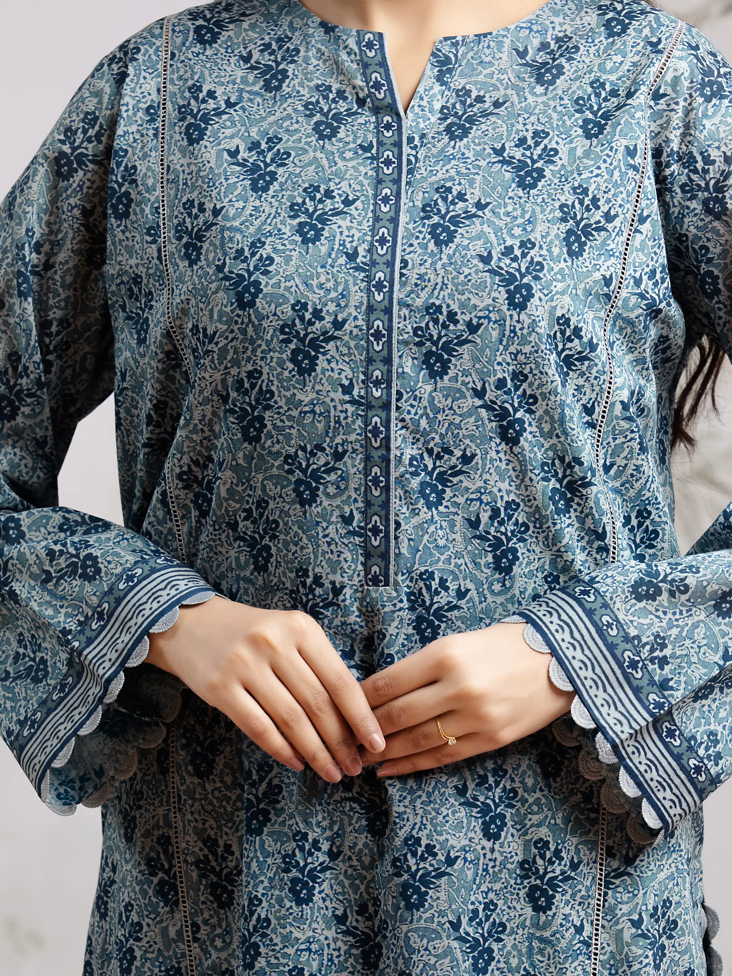 Printed Khaddar Shirt Dupatta - EWU24A3-29609SD - Image 4